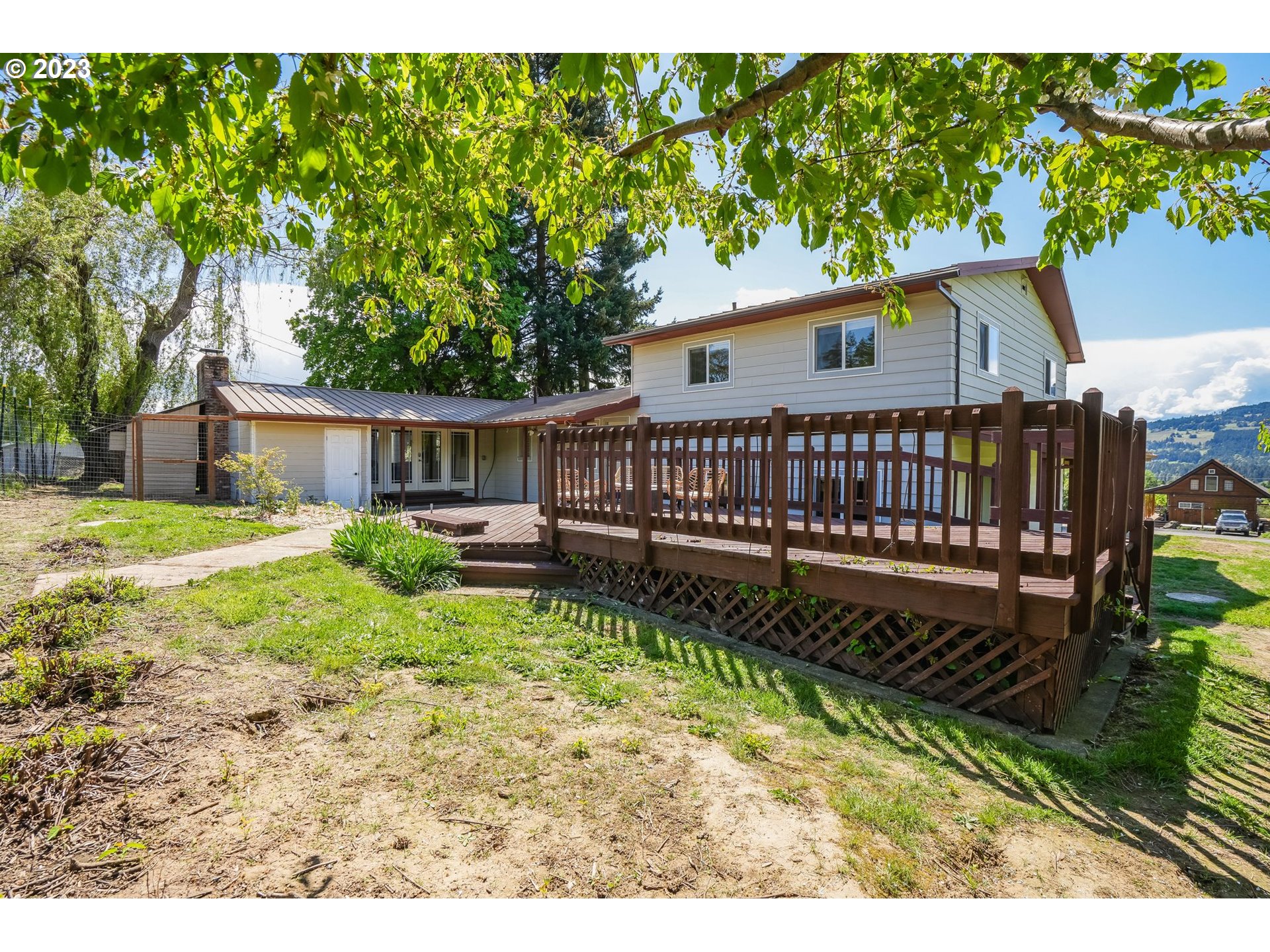 1175 NW BAKER DR