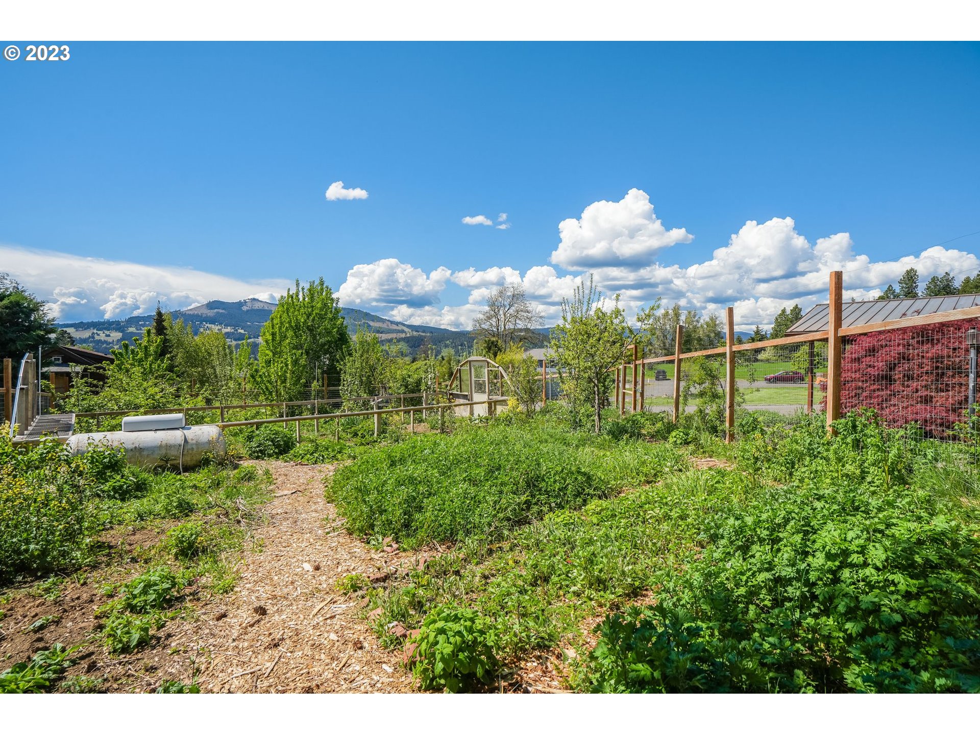 1175 NW BAKER DR