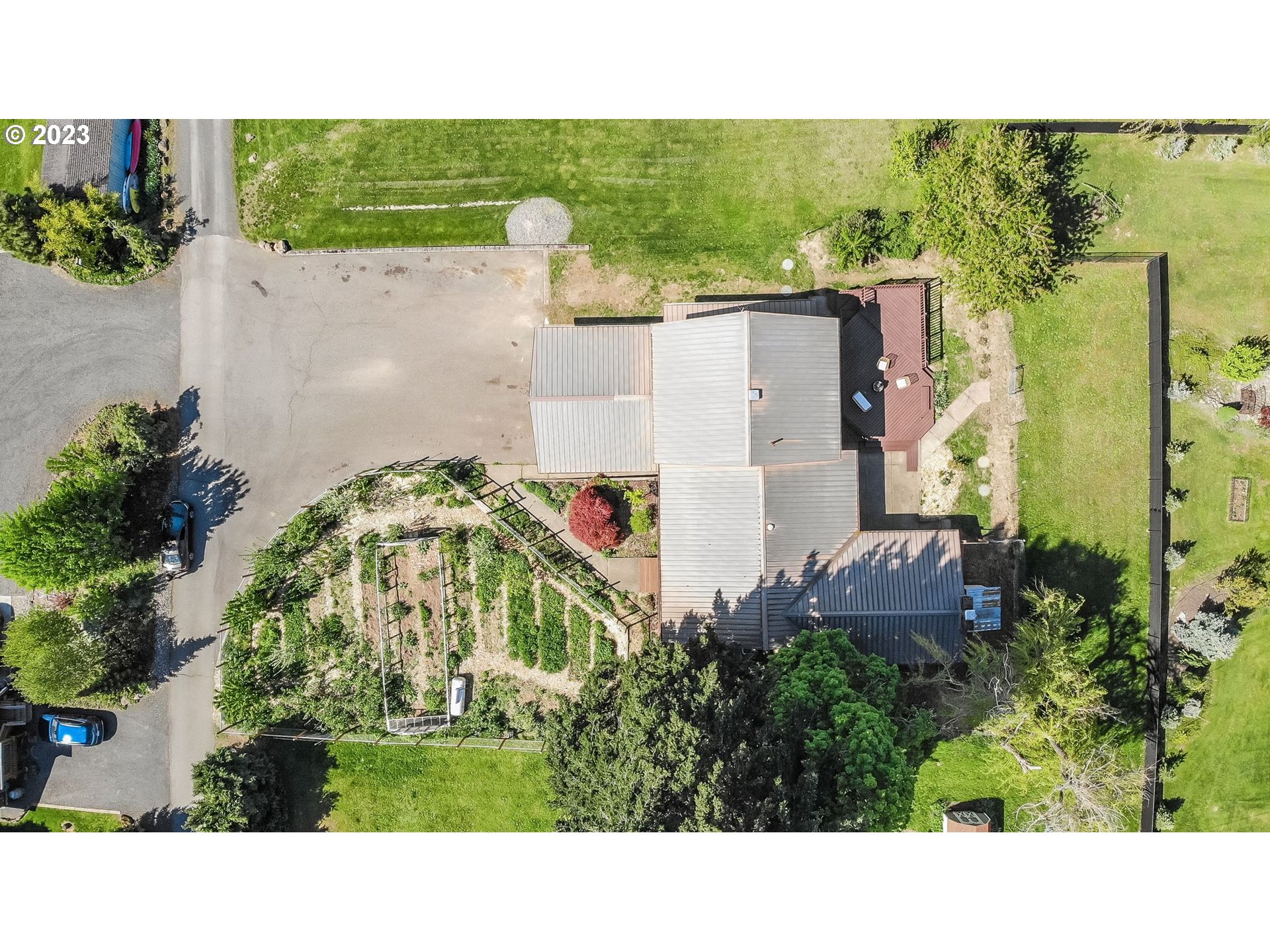 1175 NW BAKER DR