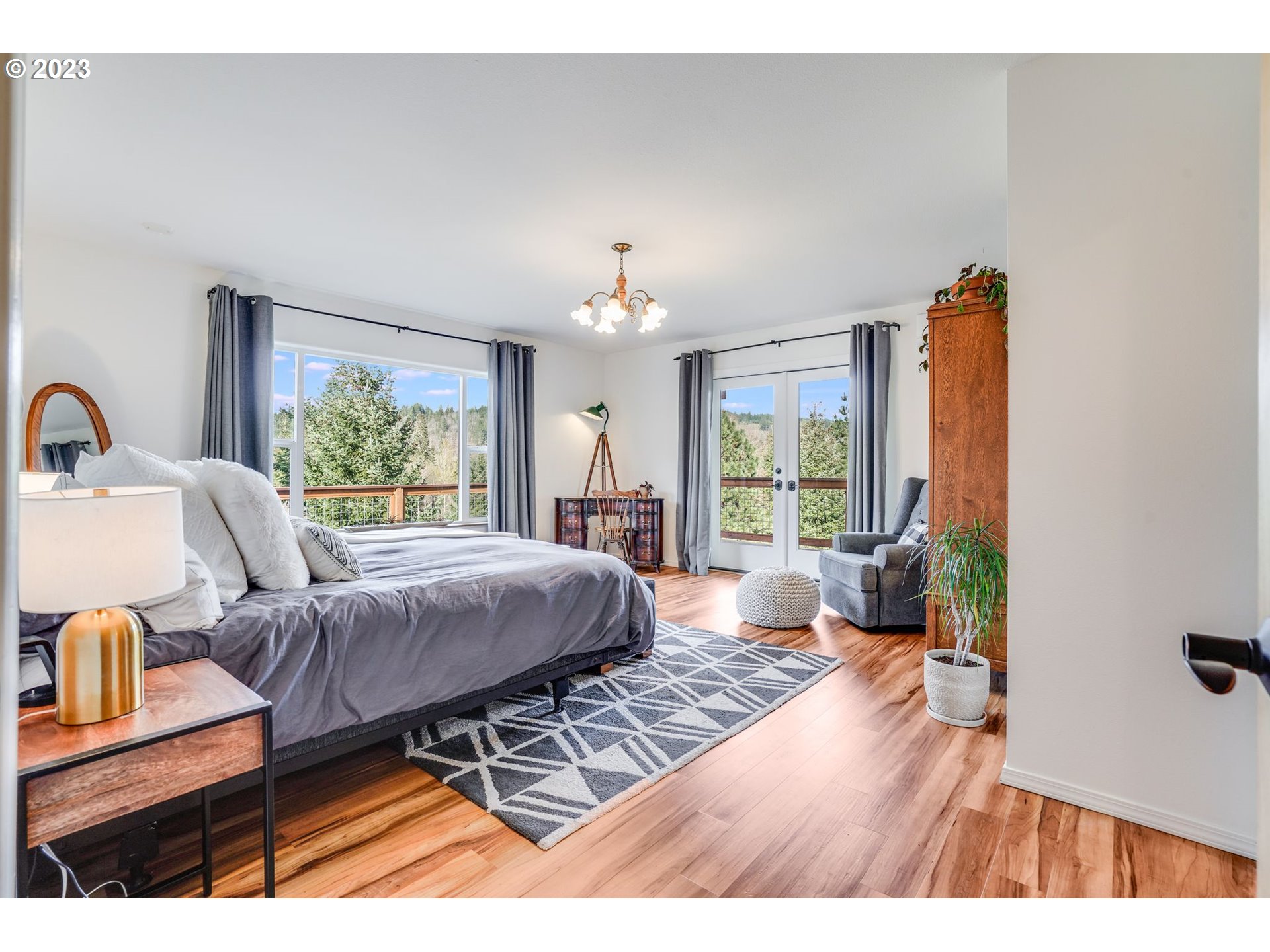5 DAWN AVE