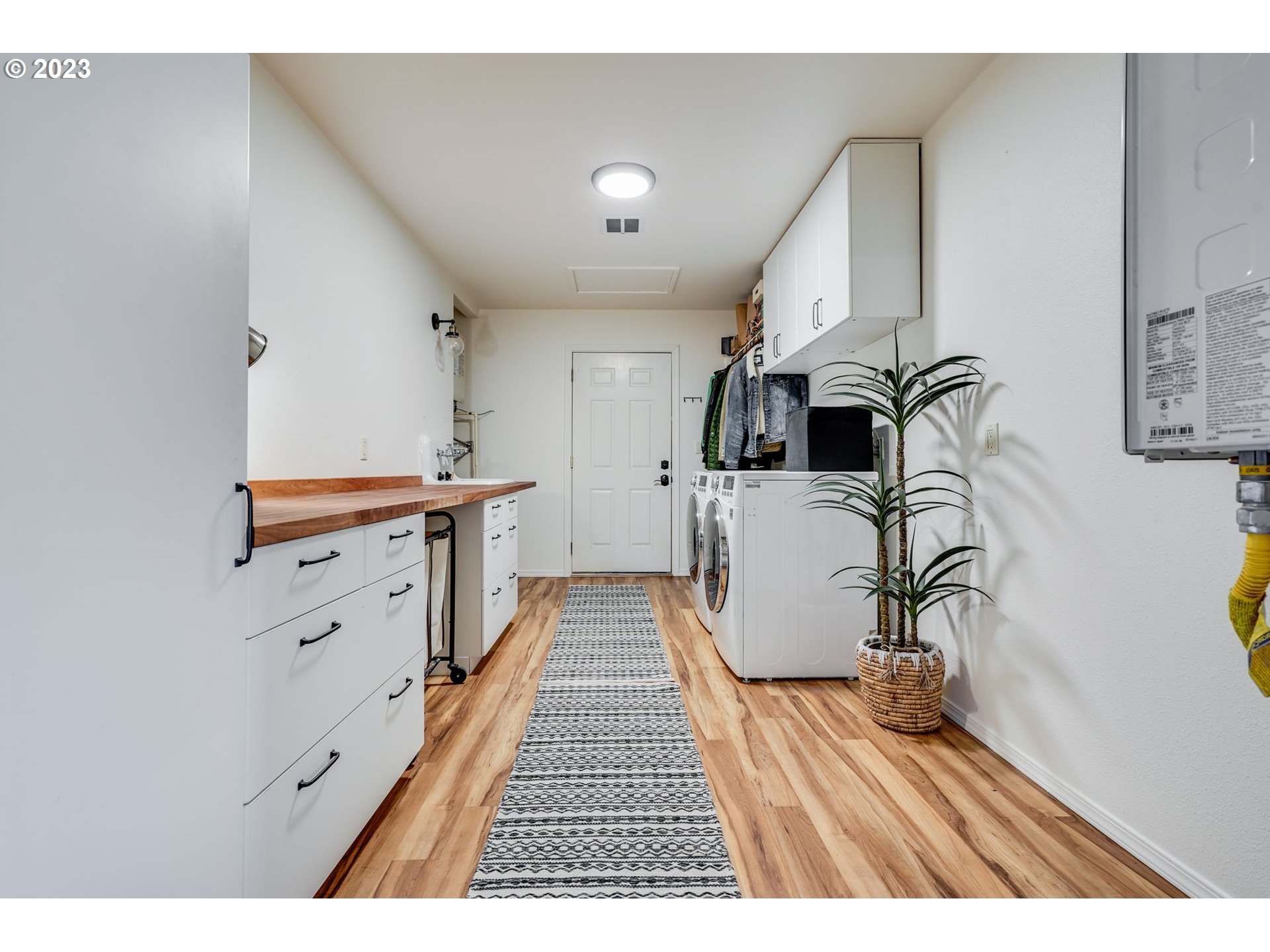 5 DAWN AVE