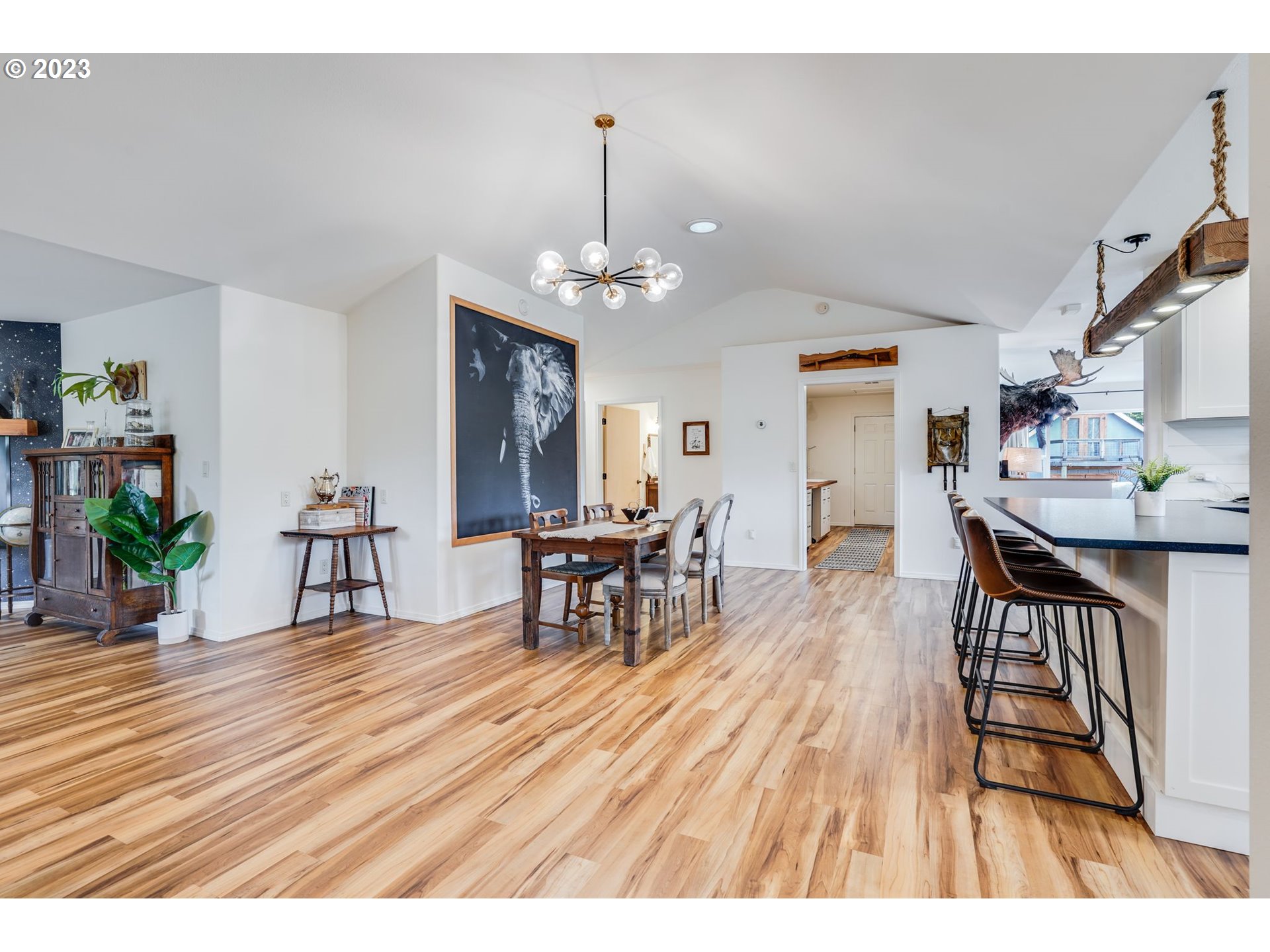 5 DAWN AVE