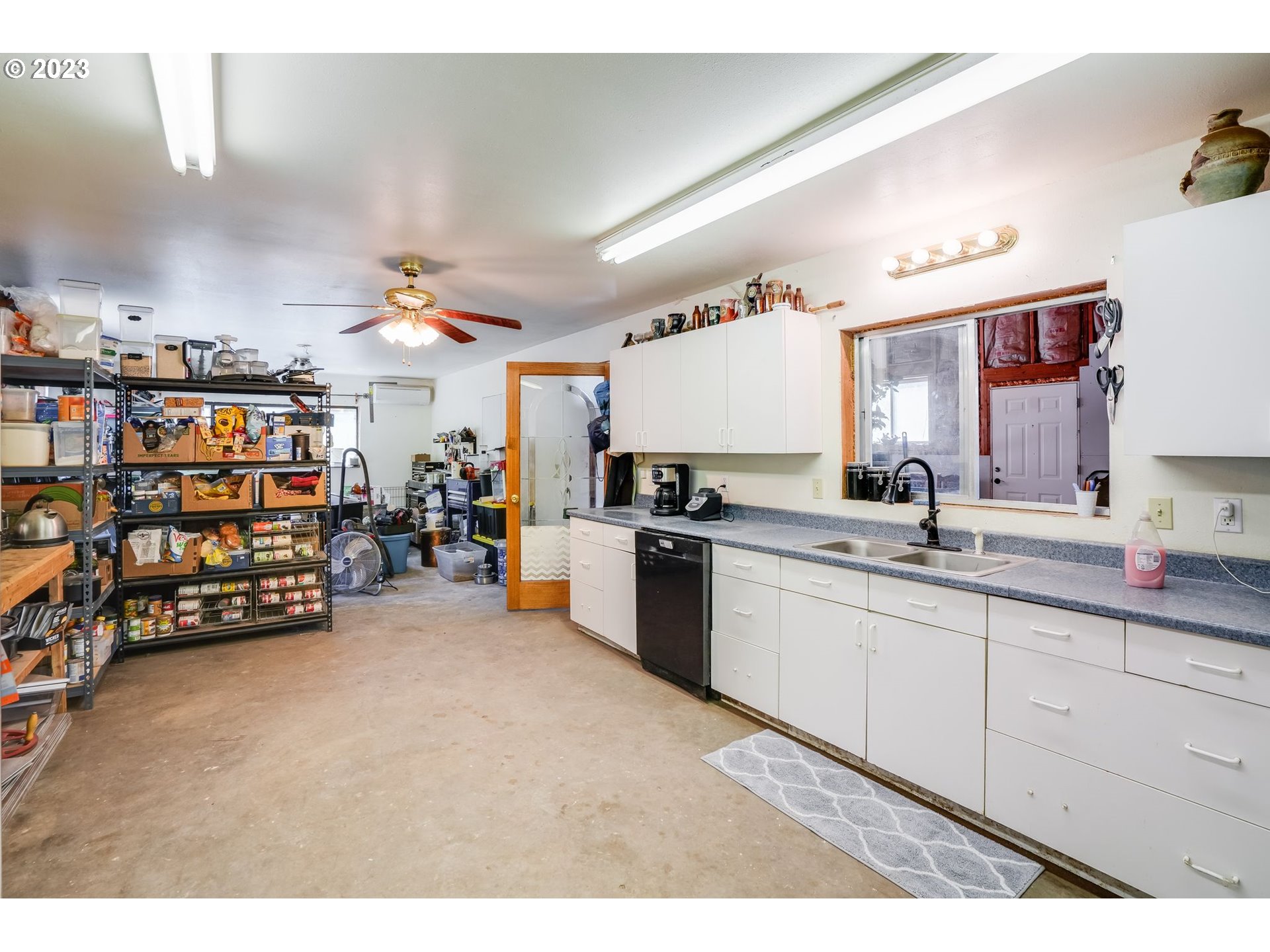 12 FOREST HILL LN