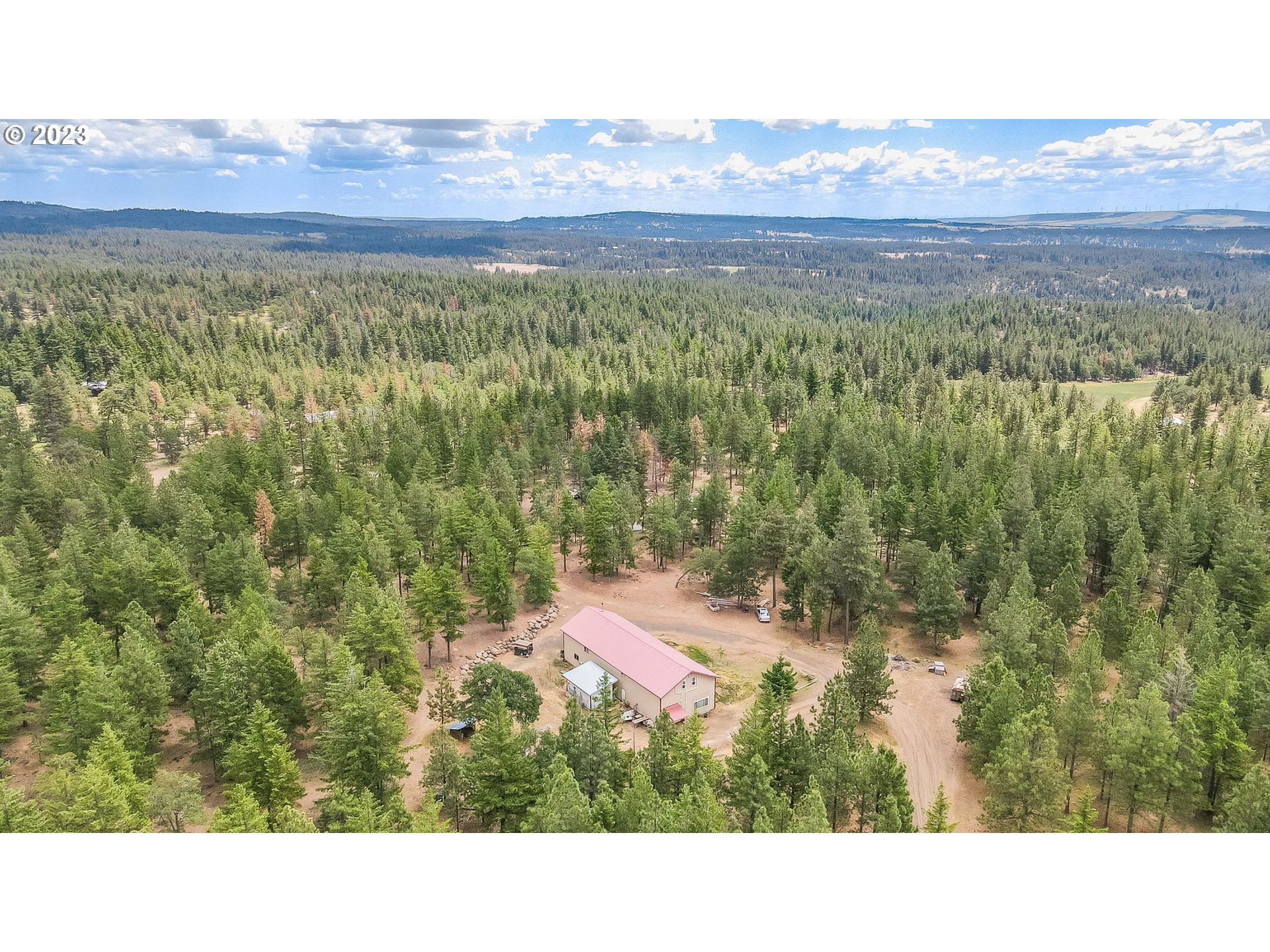 12 FOREST HILL LN
