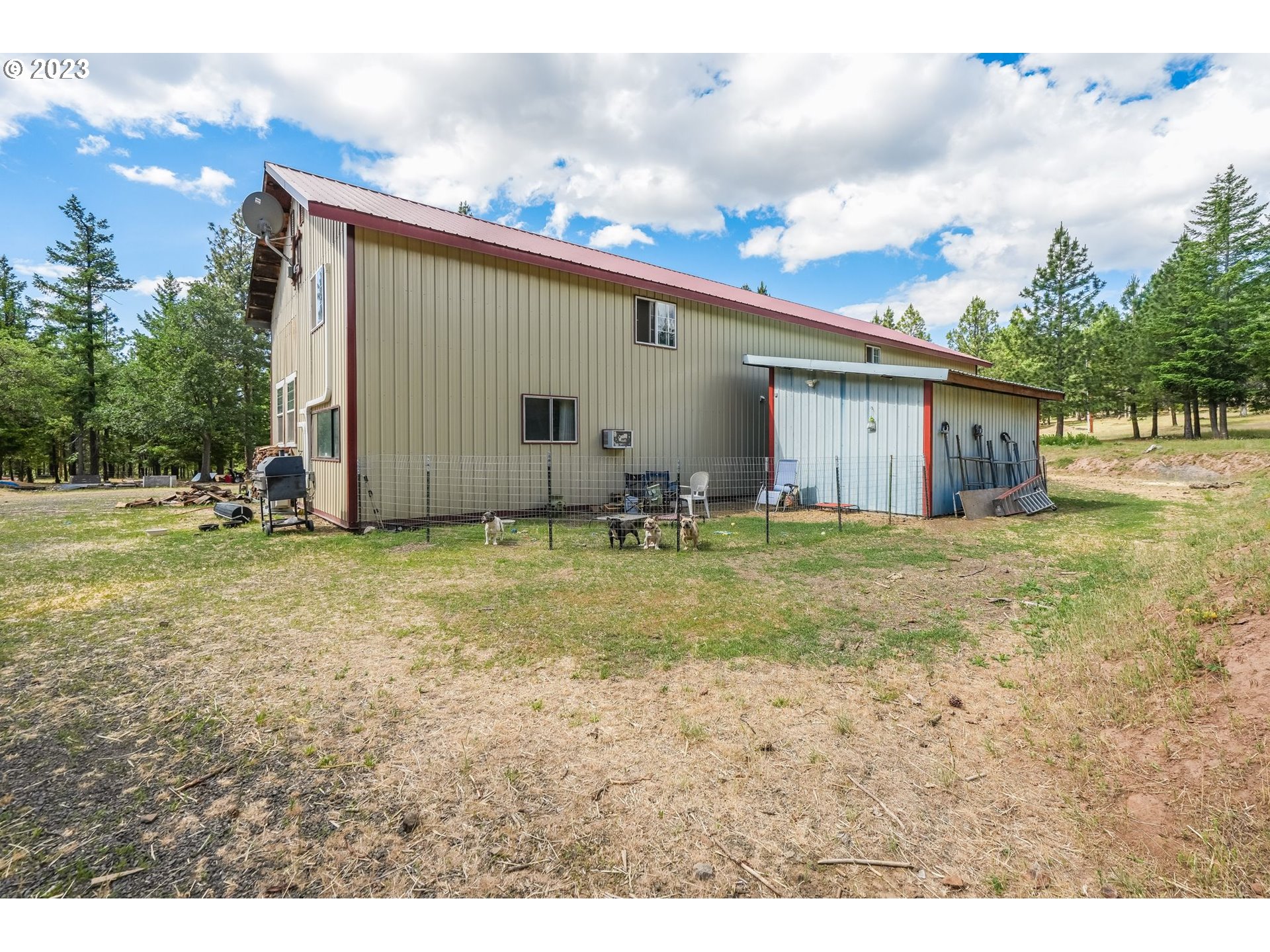 12 FOREST HILL LN