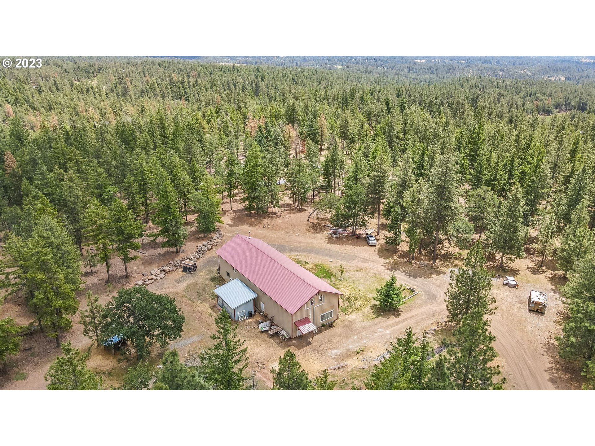 12 FOREST HILL LN