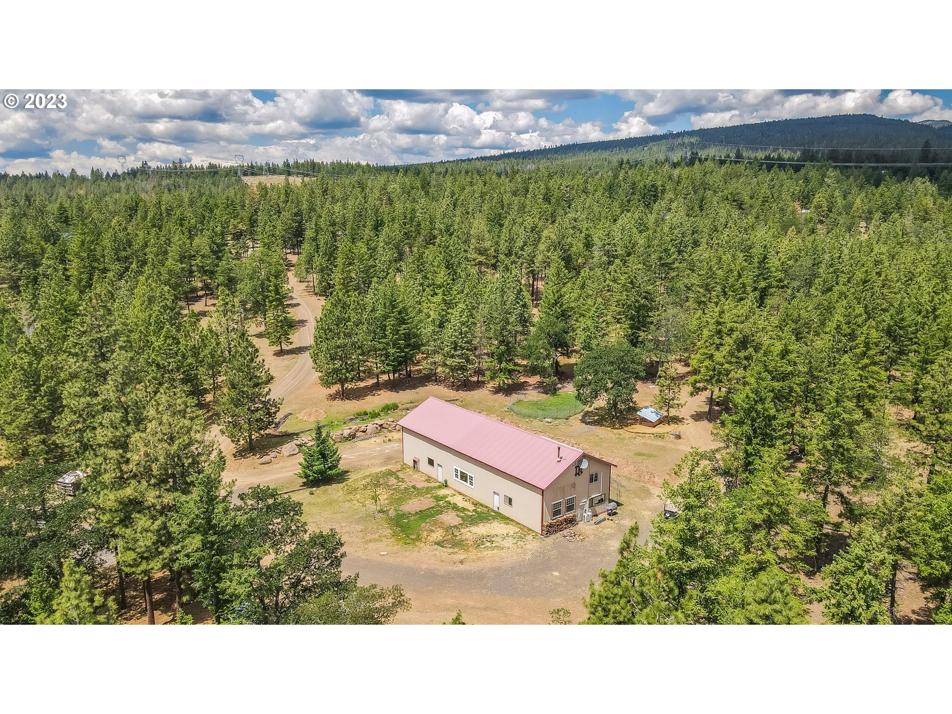 12 FOREST HILL LN