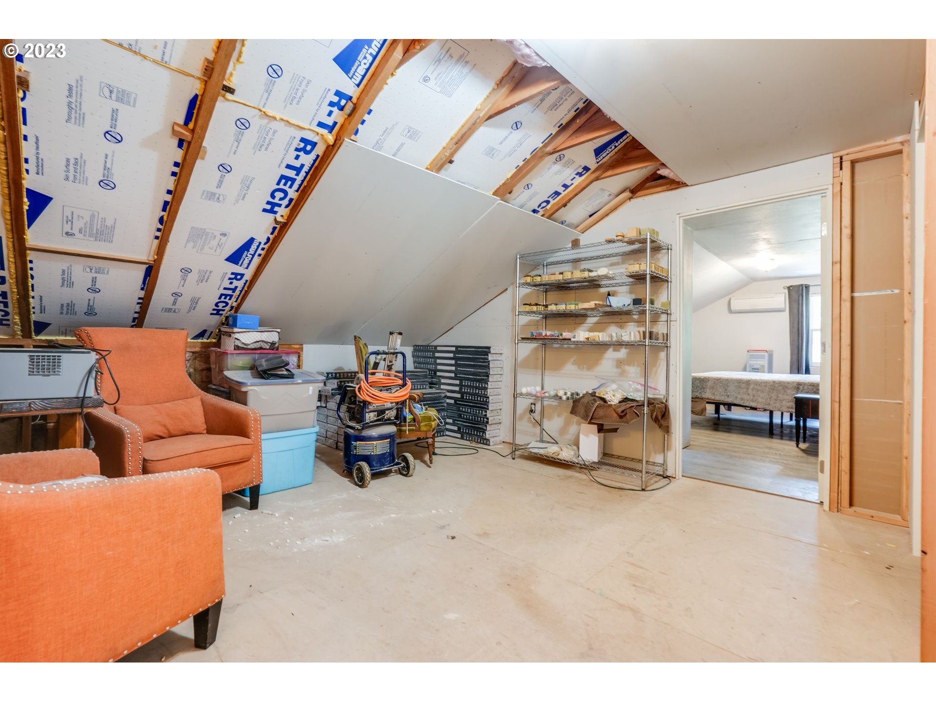 12 FOREST HILL LN