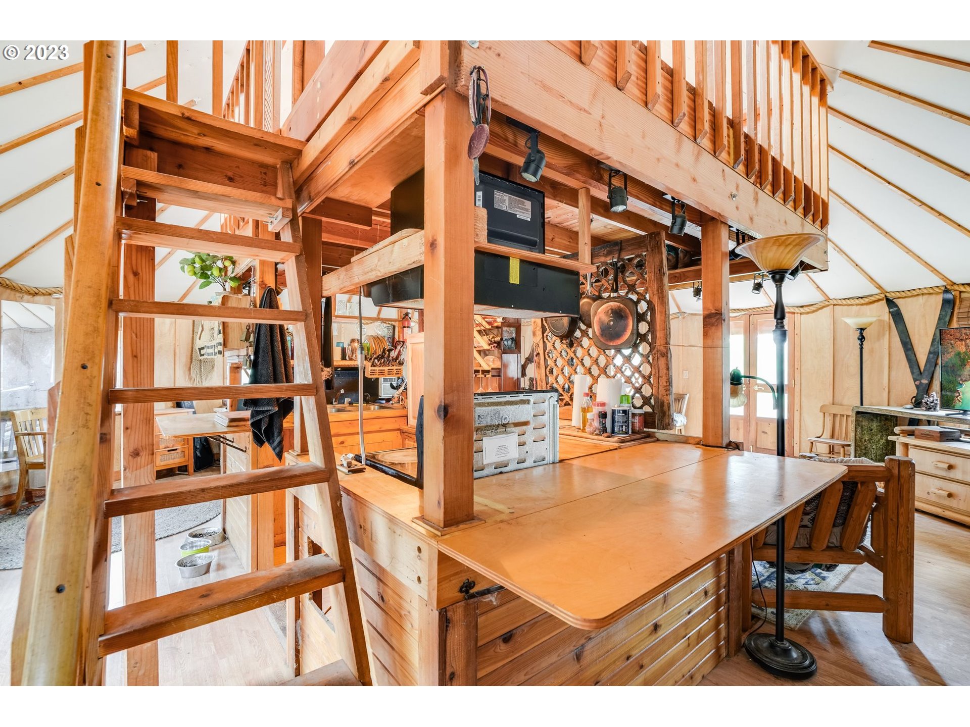 959 ZELINSKI RD