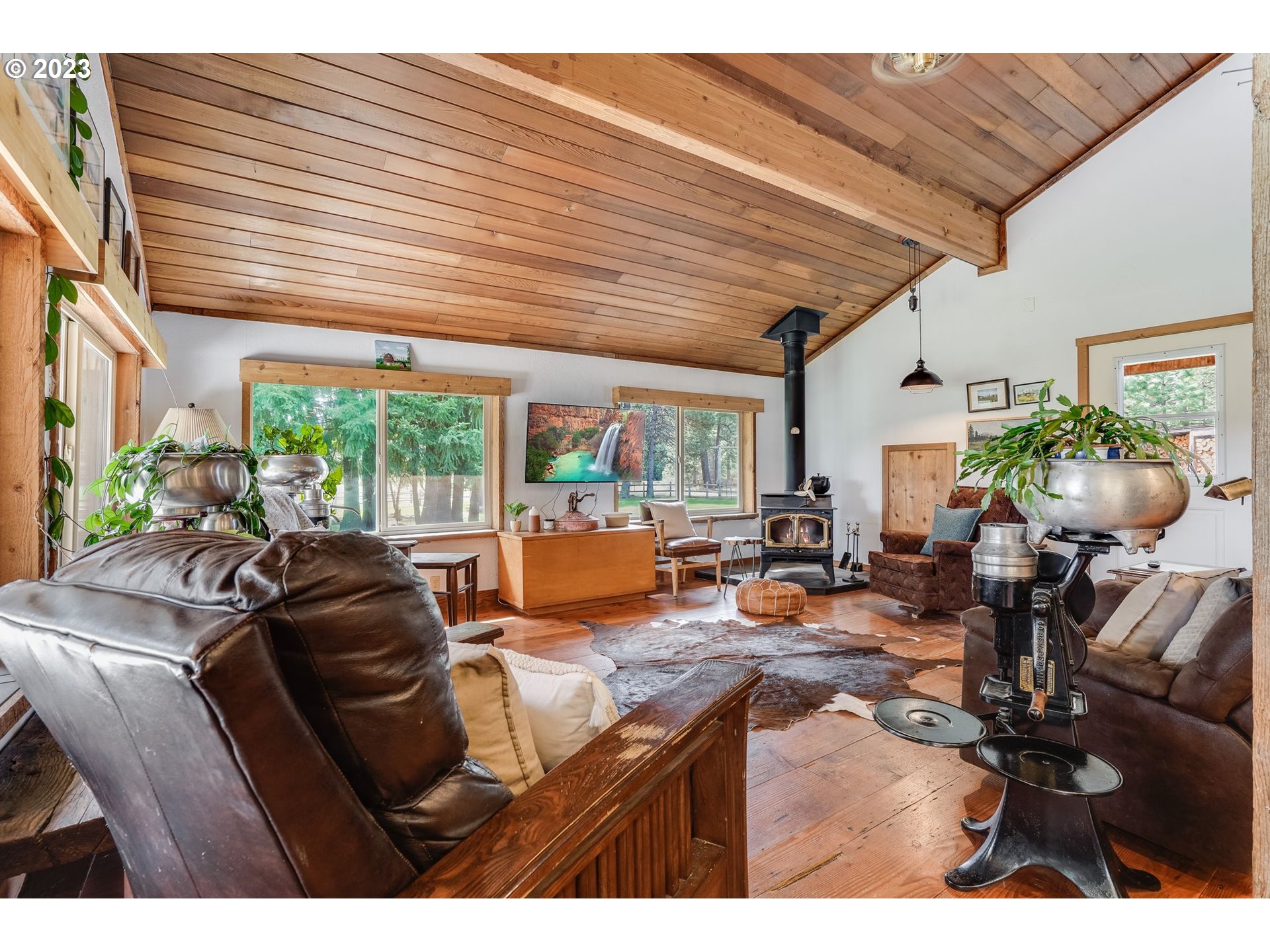 83 JENNINGS RD