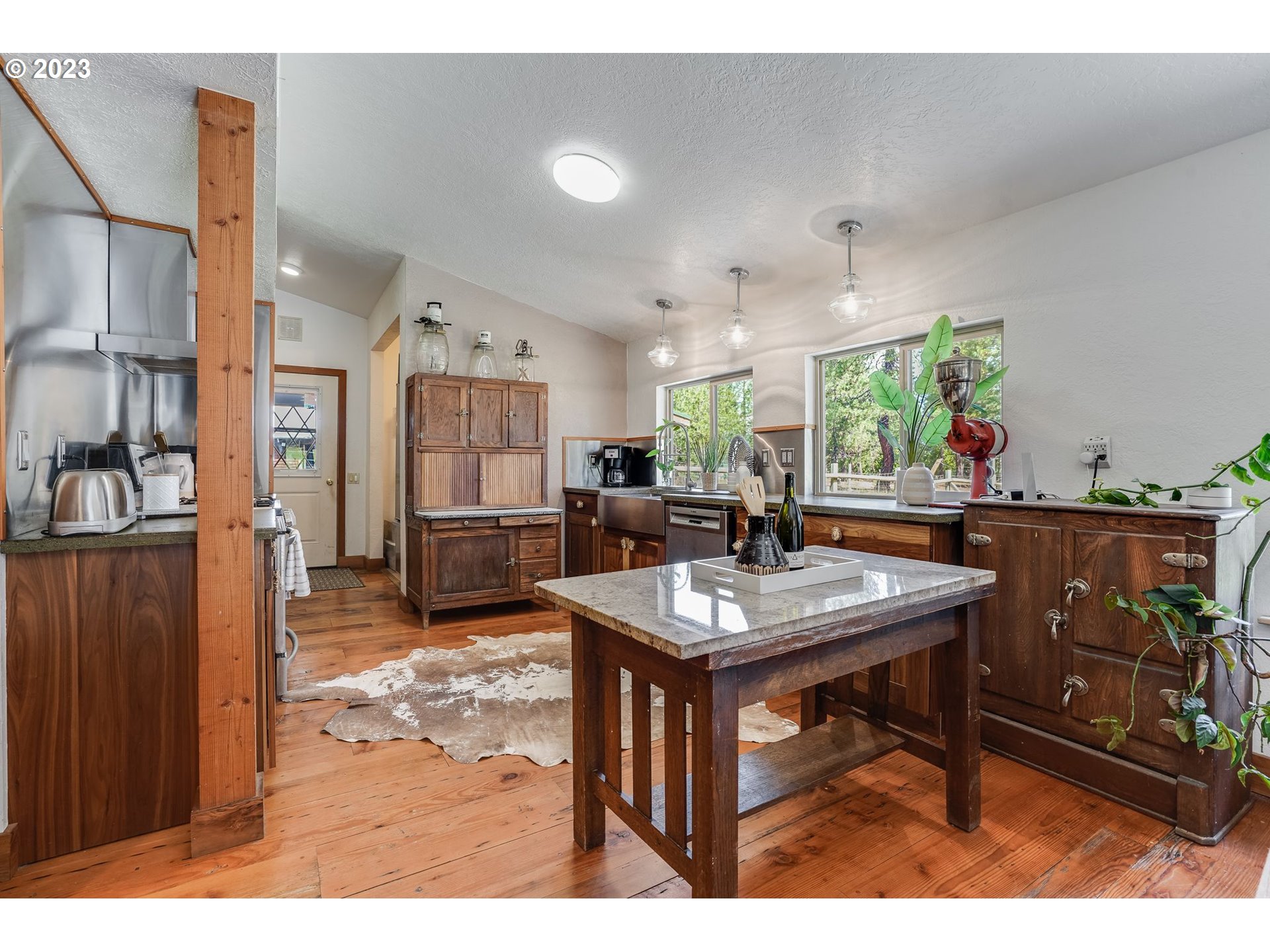 83 JENNINGS RD