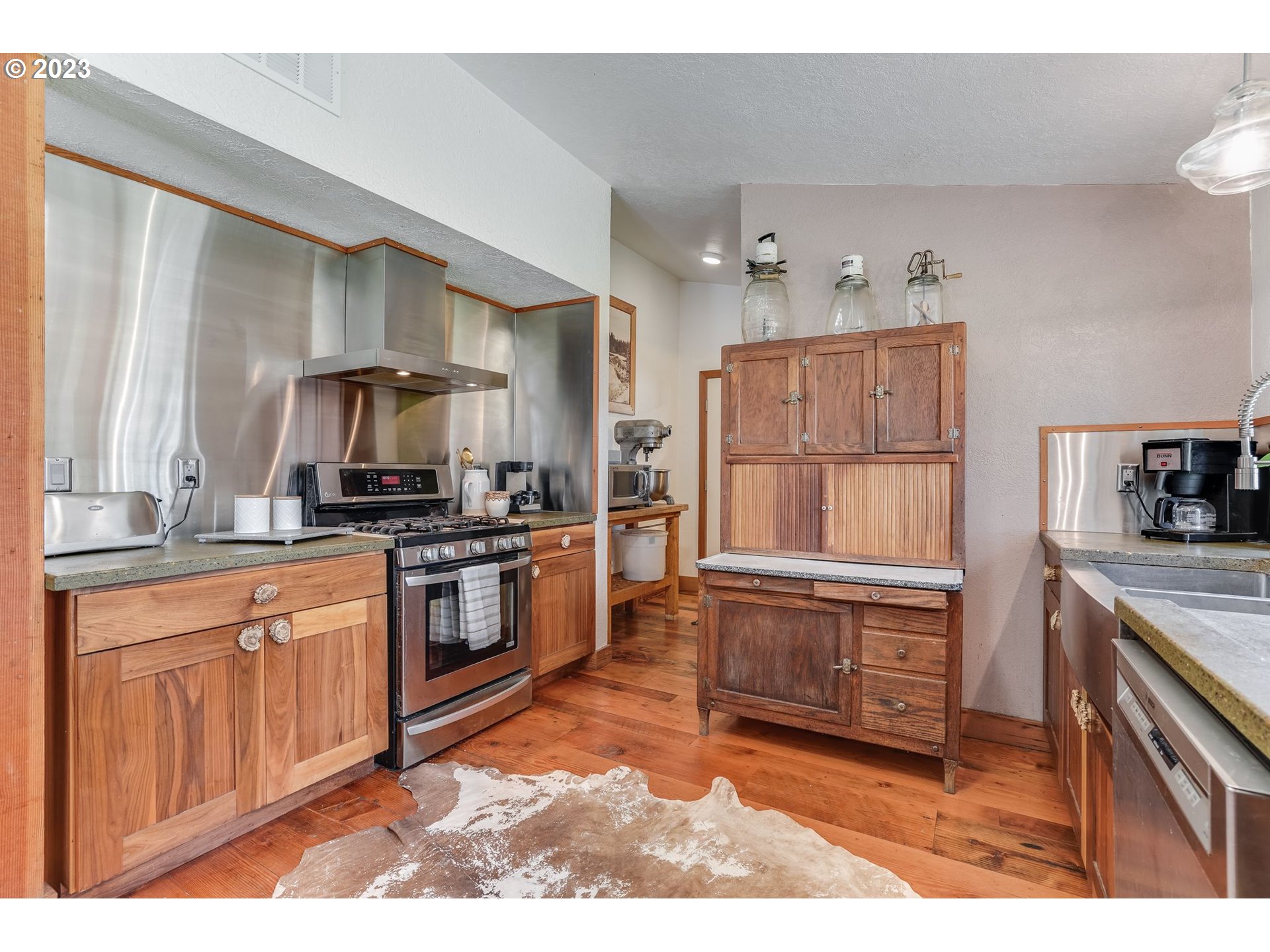 83 JENNINGS RD