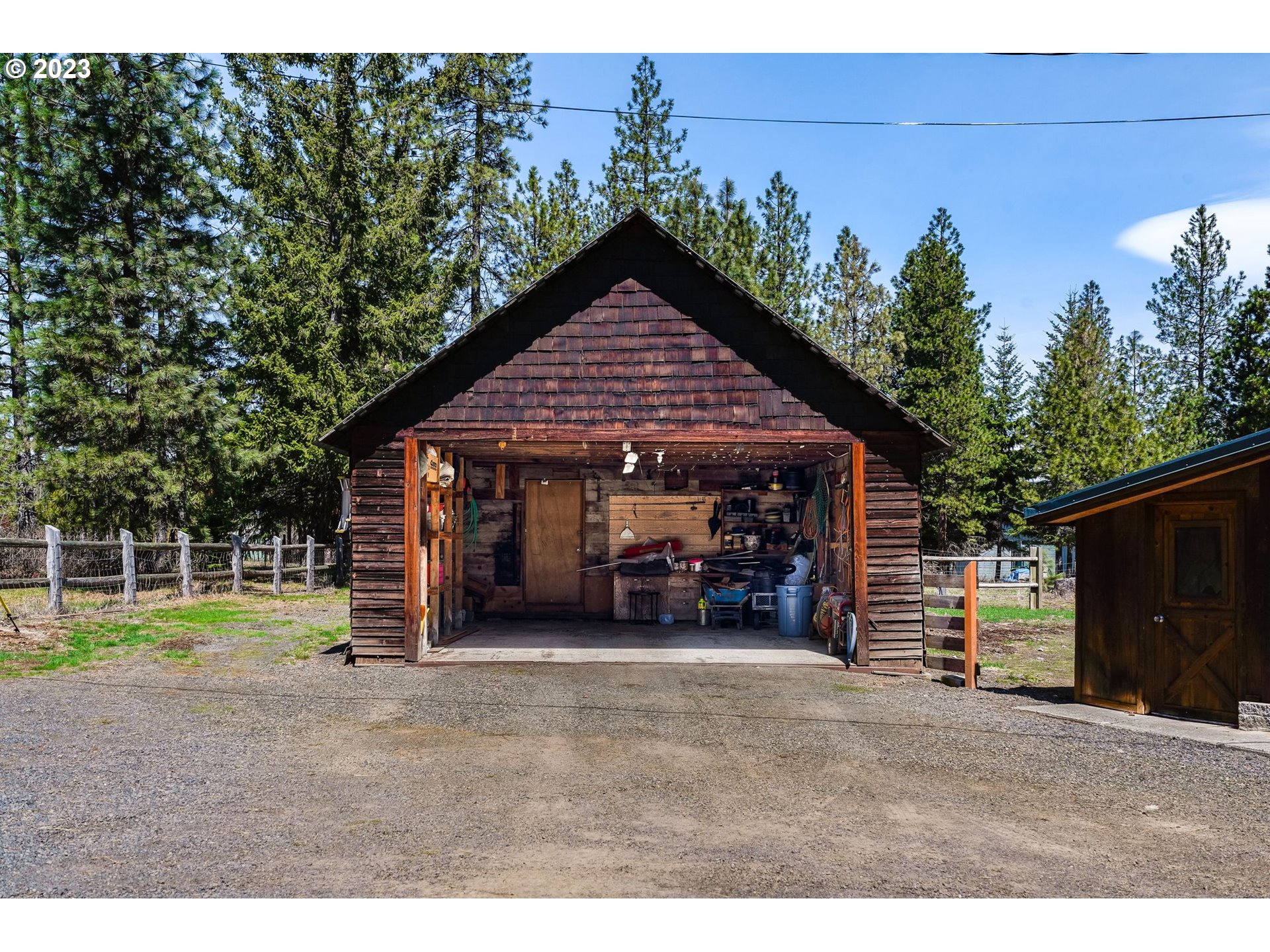 83 JENNINGS RD