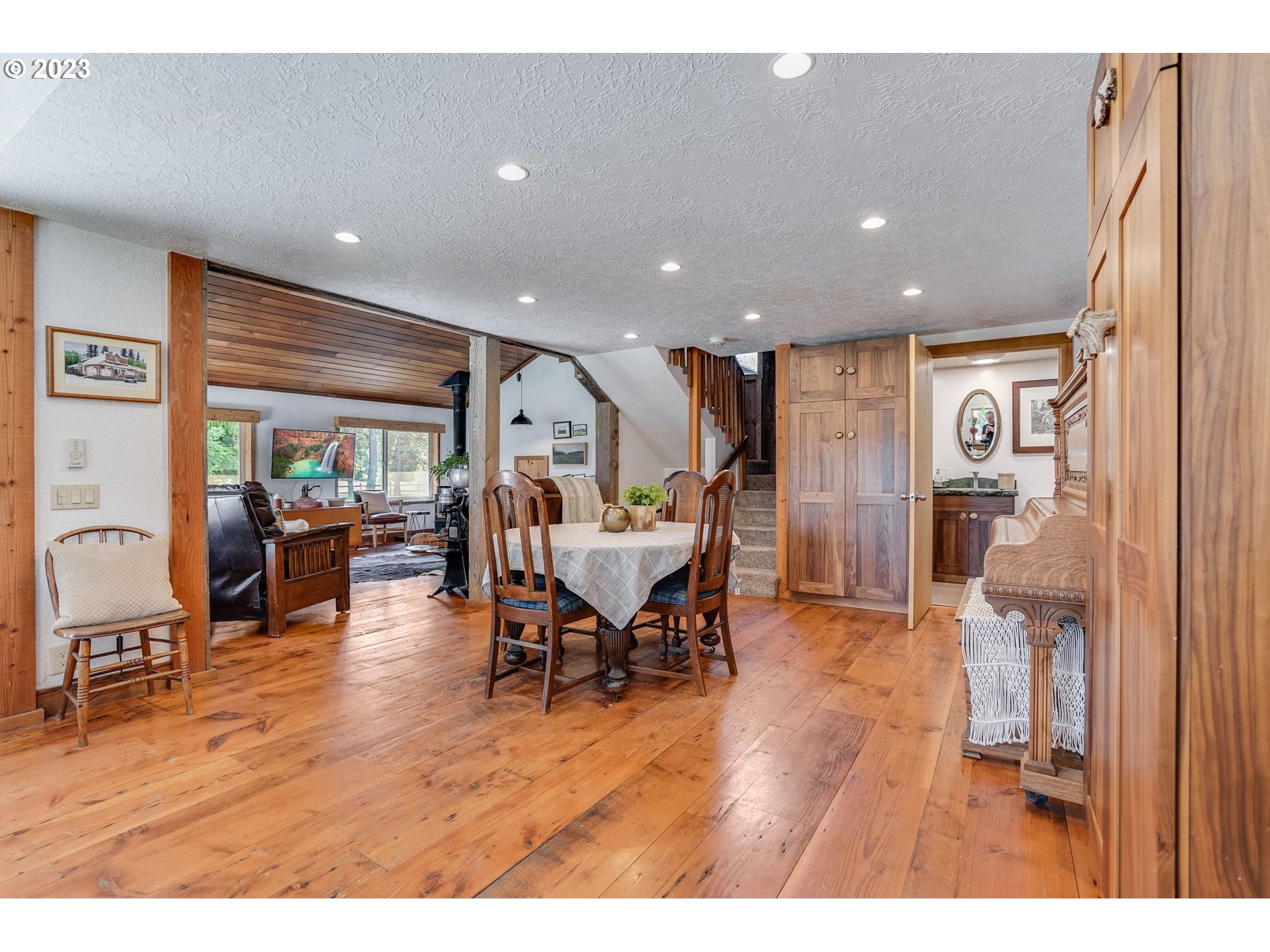 83 JENNINGS RD