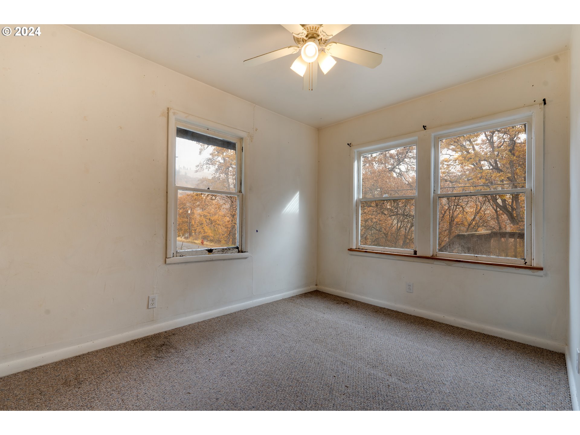 121 GARRETT AVE