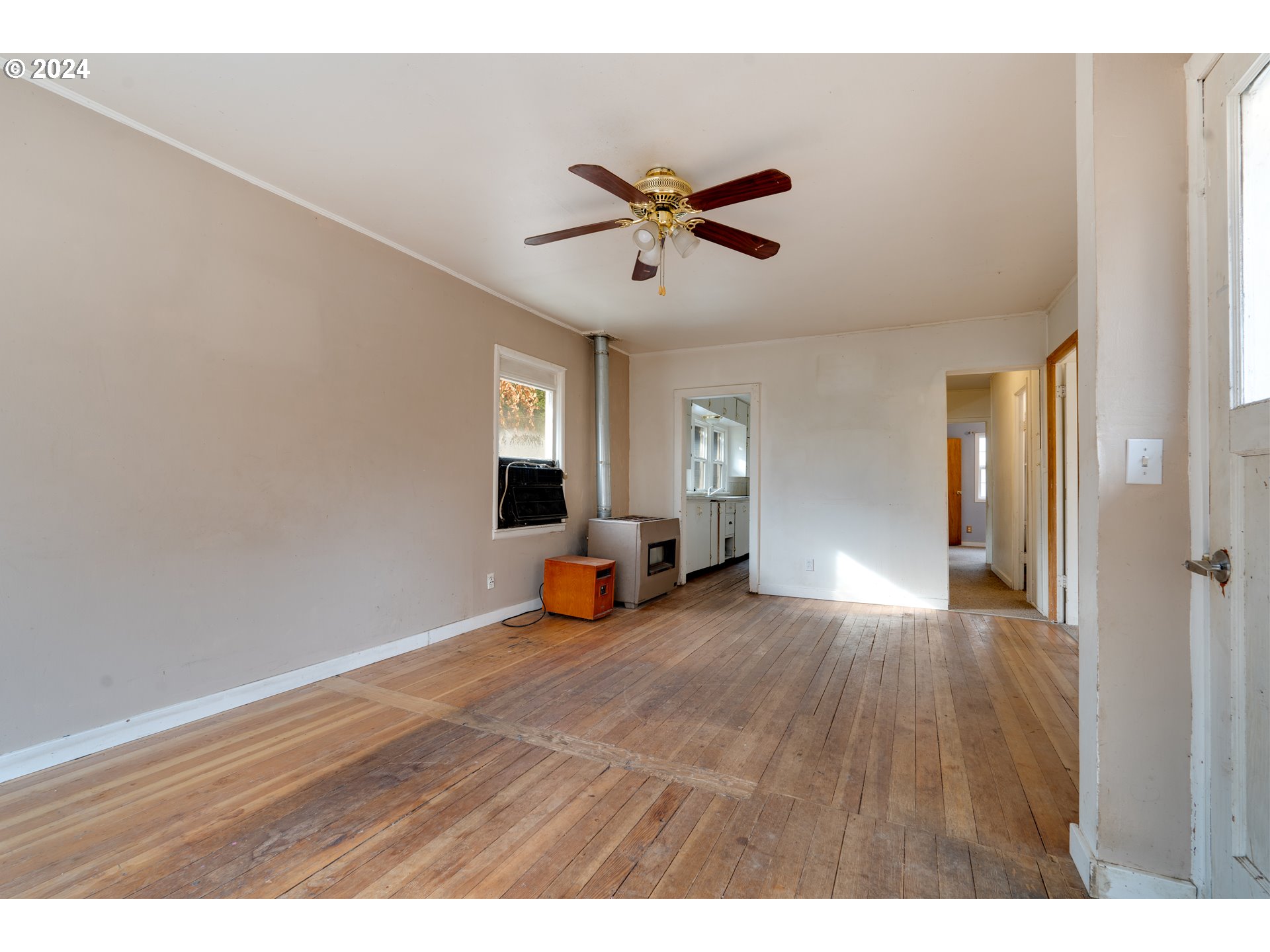 121 GARRETT AVE