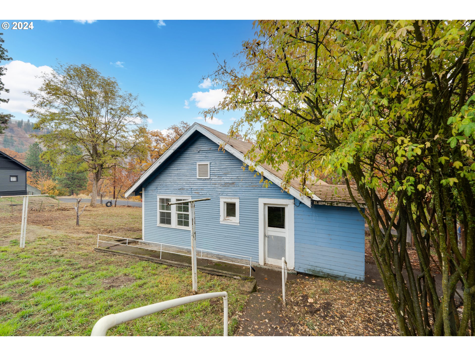 121 GARRETT AVE