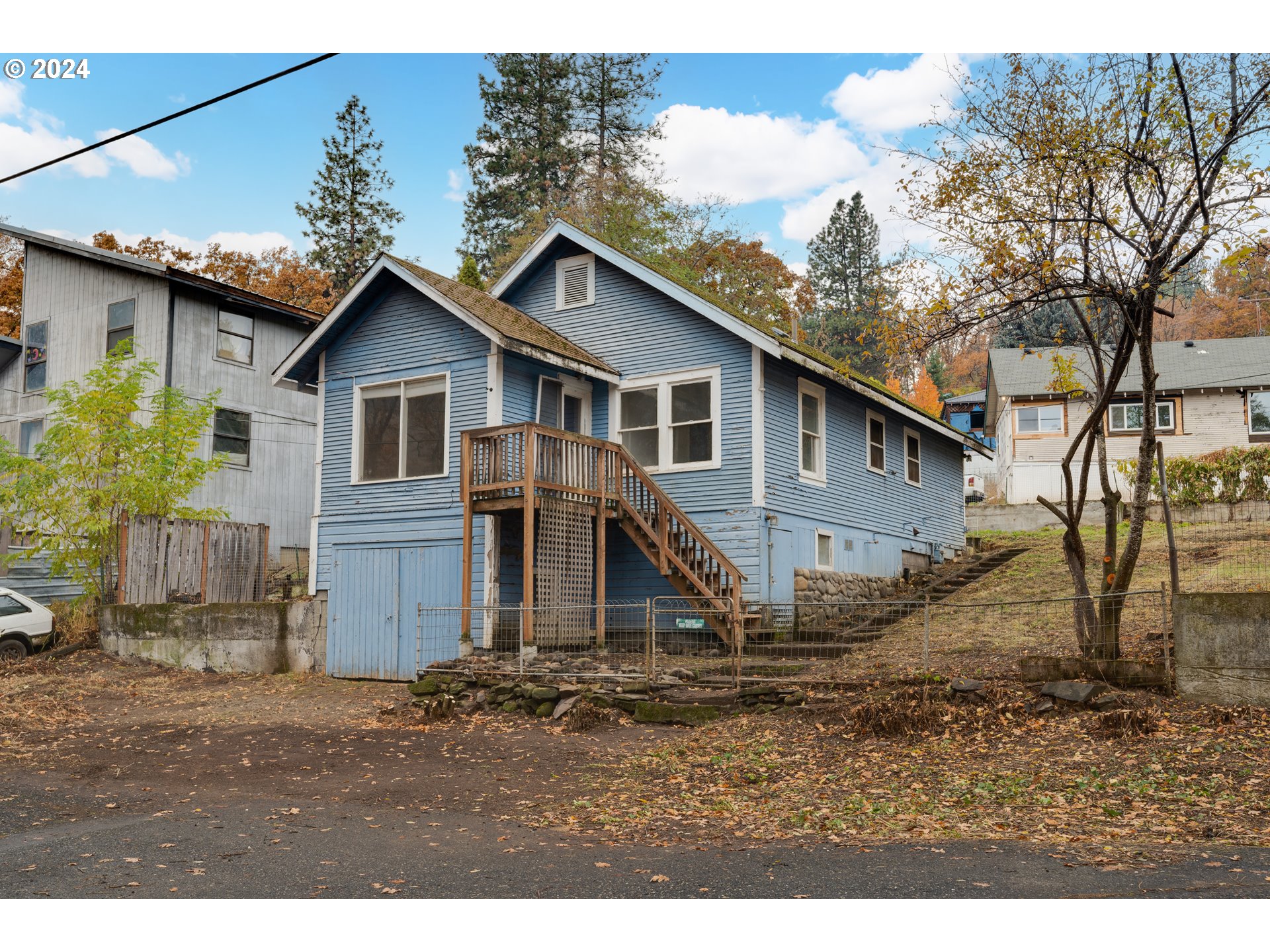 121 GARRETT AVE