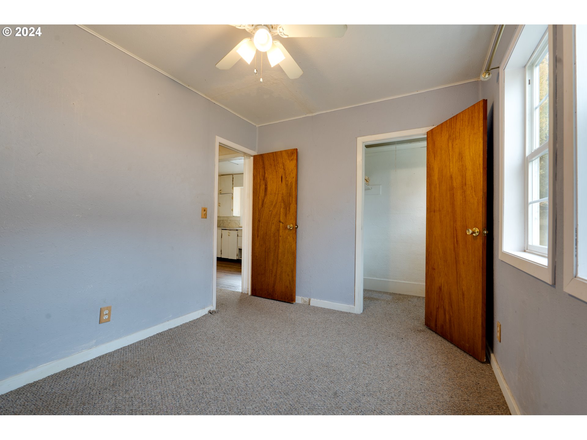 121 GARRETT AVE
