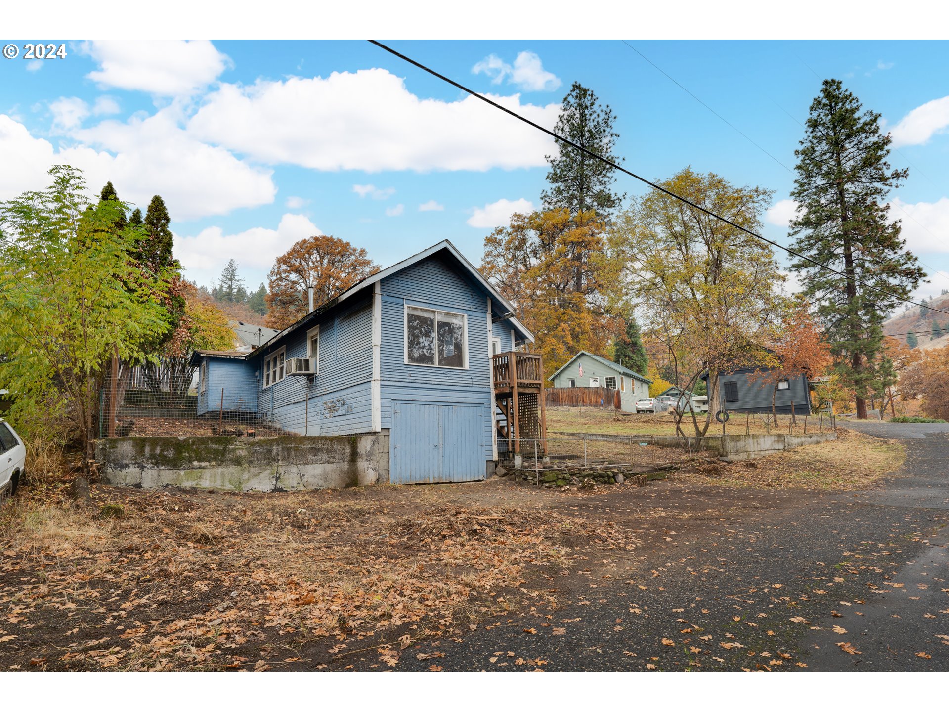121 GARRETT AVE