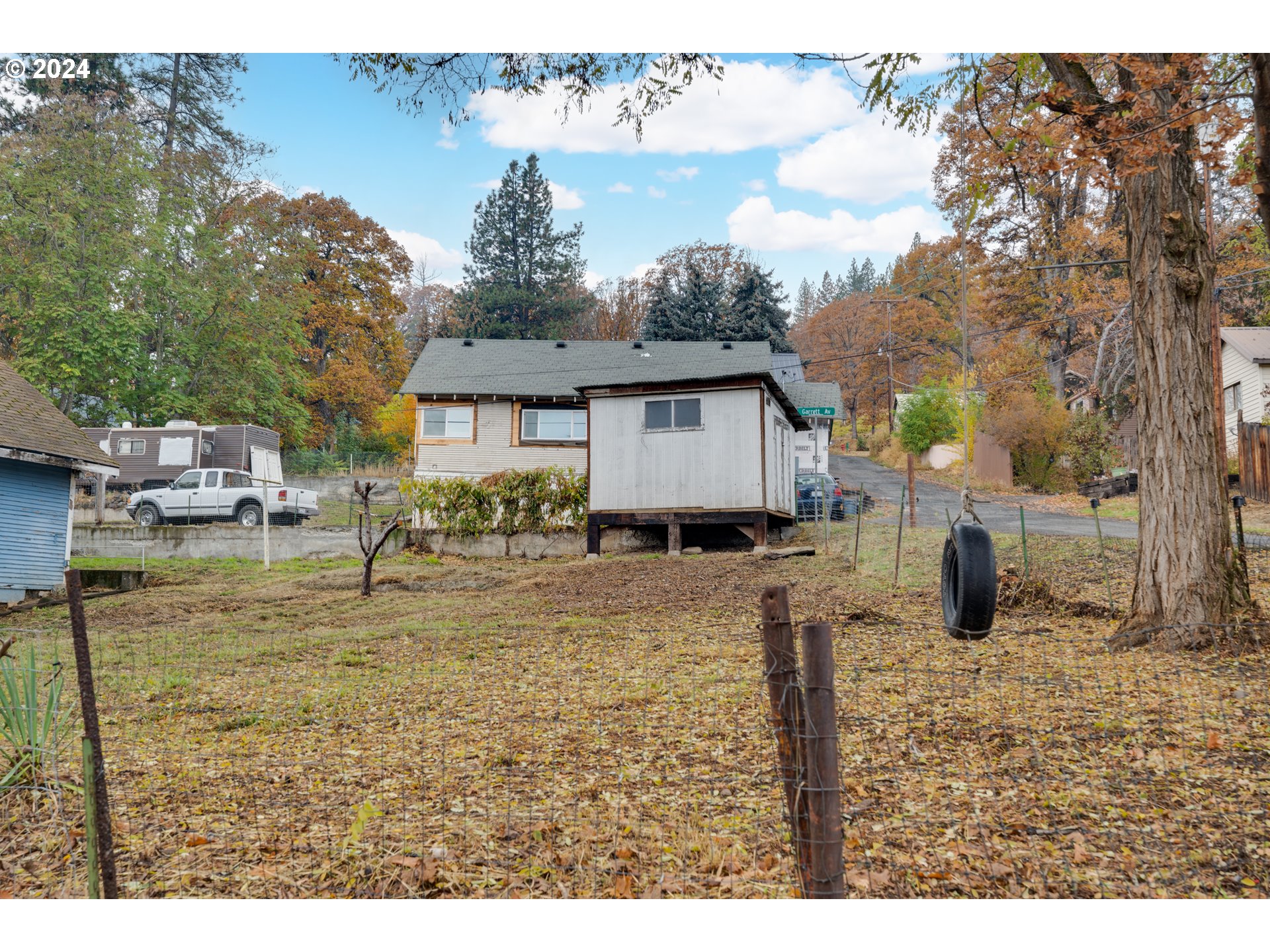 121 GARRETT AVE