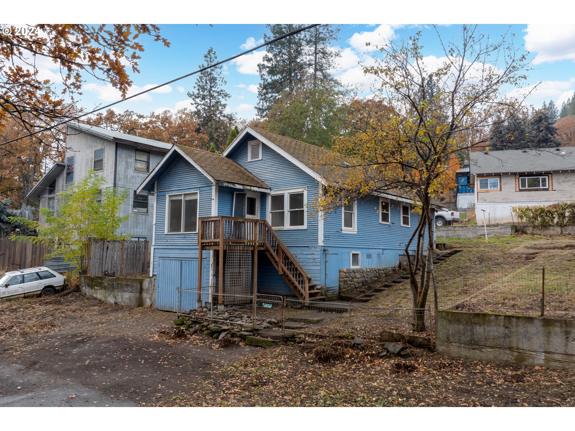 121 GARRETT AVE
