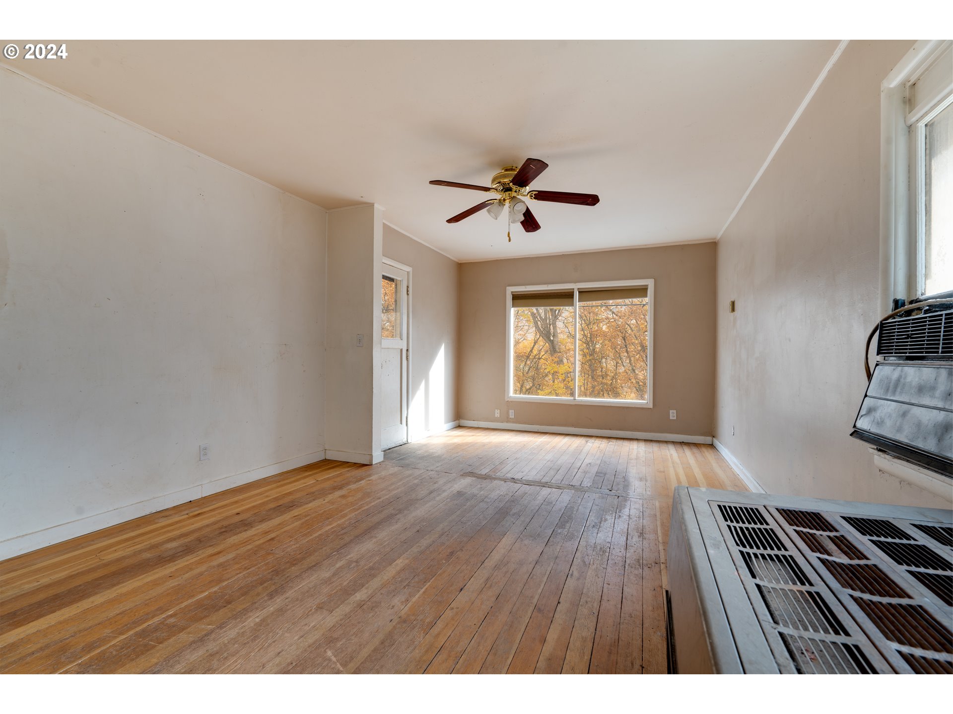 121 GARRETT AVE