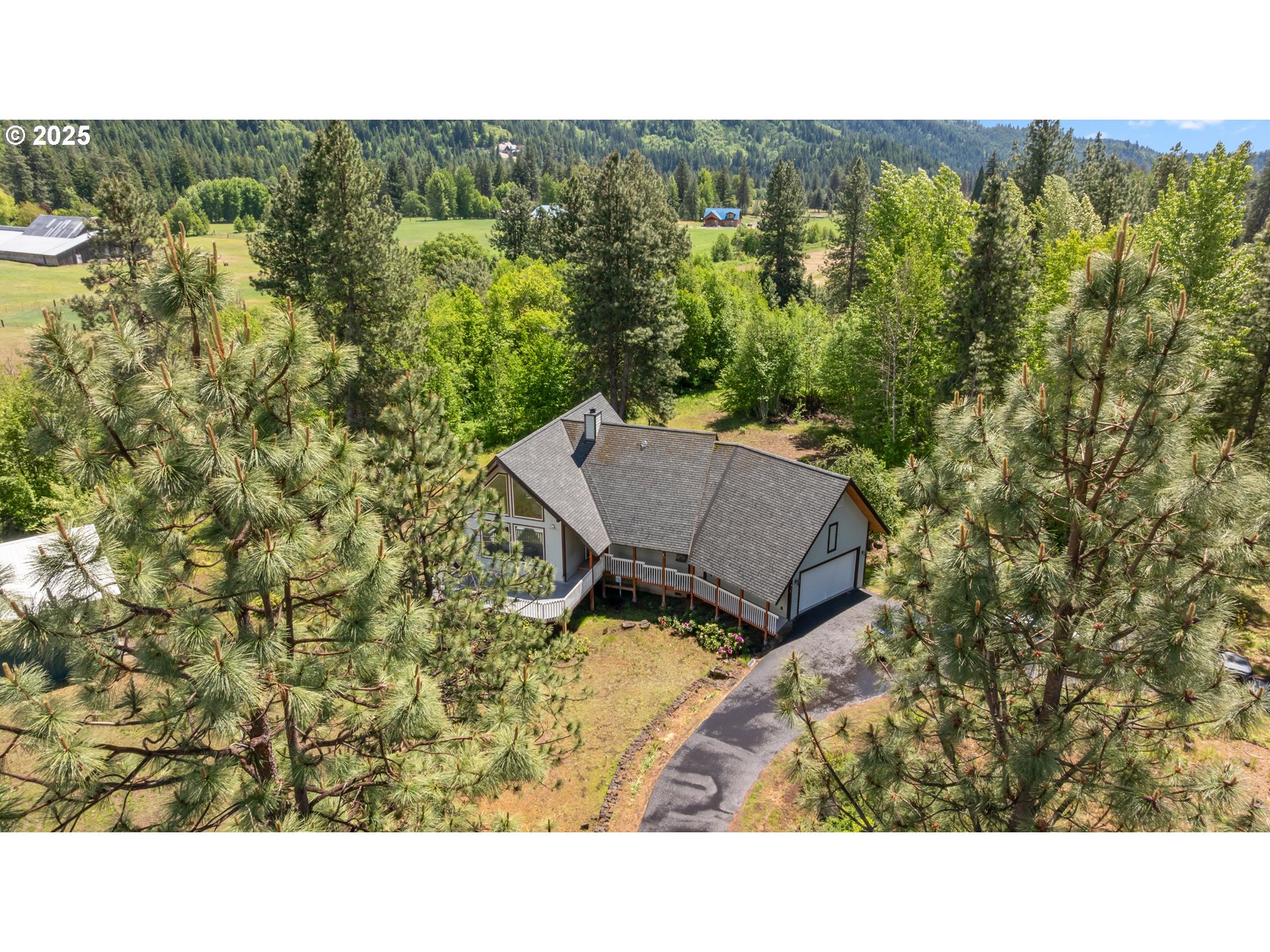 26 Mountain View LN