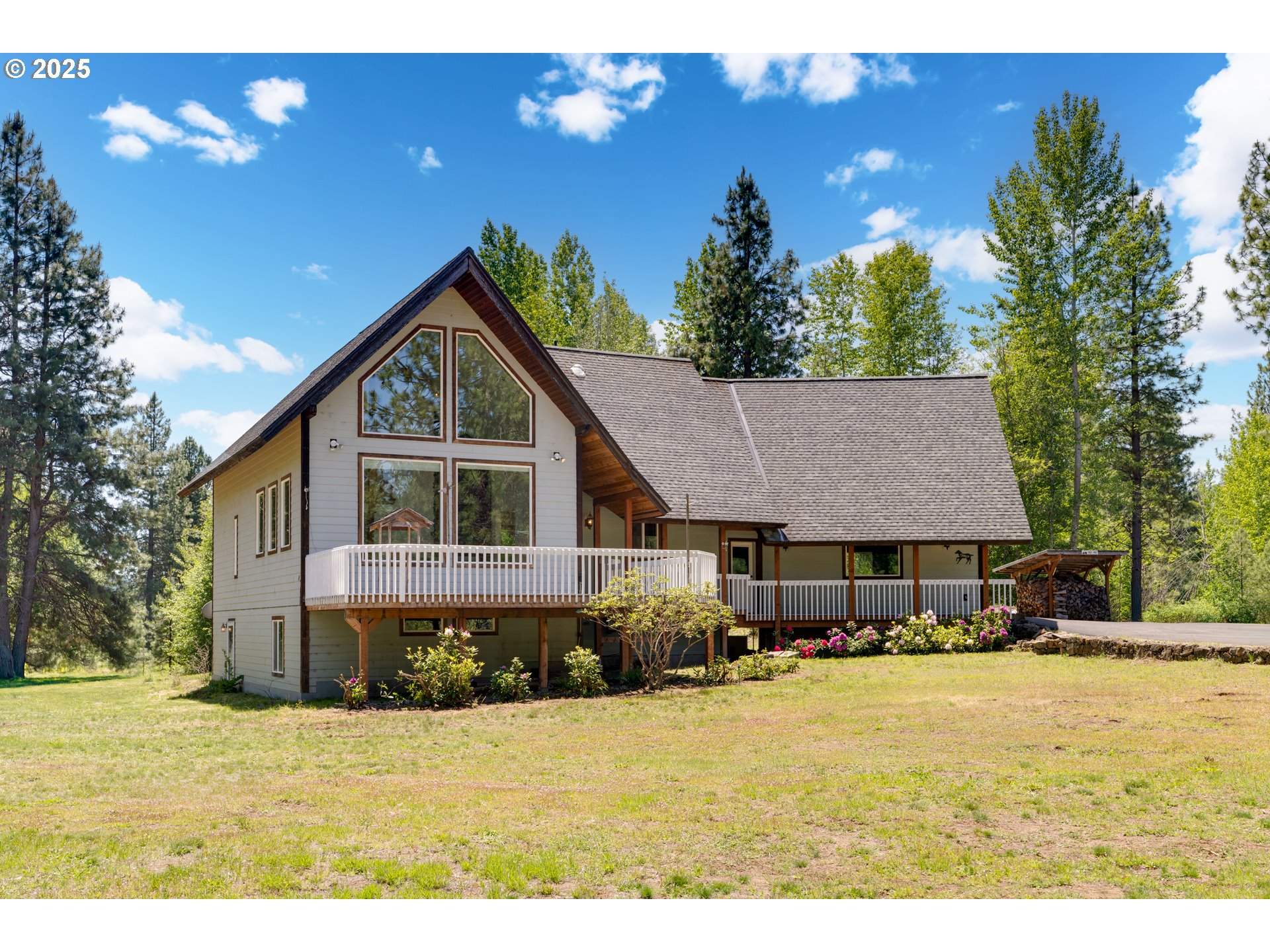 26 Mountain View LN