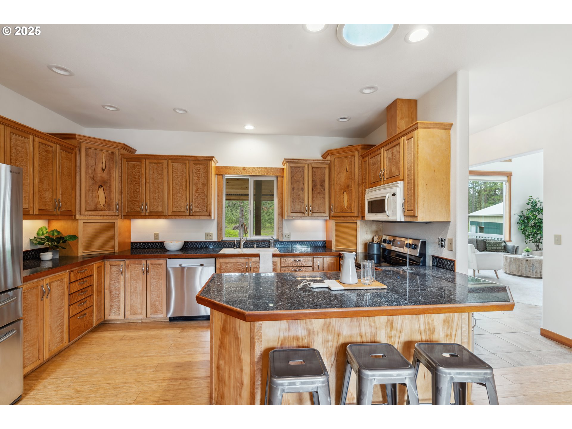 26 Mountain View LN