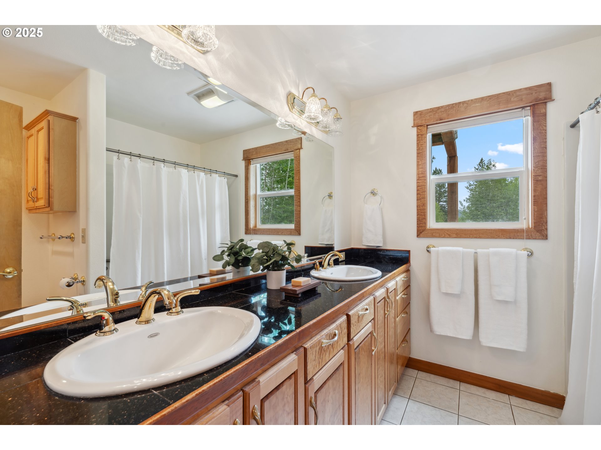 26 Mountain View LN