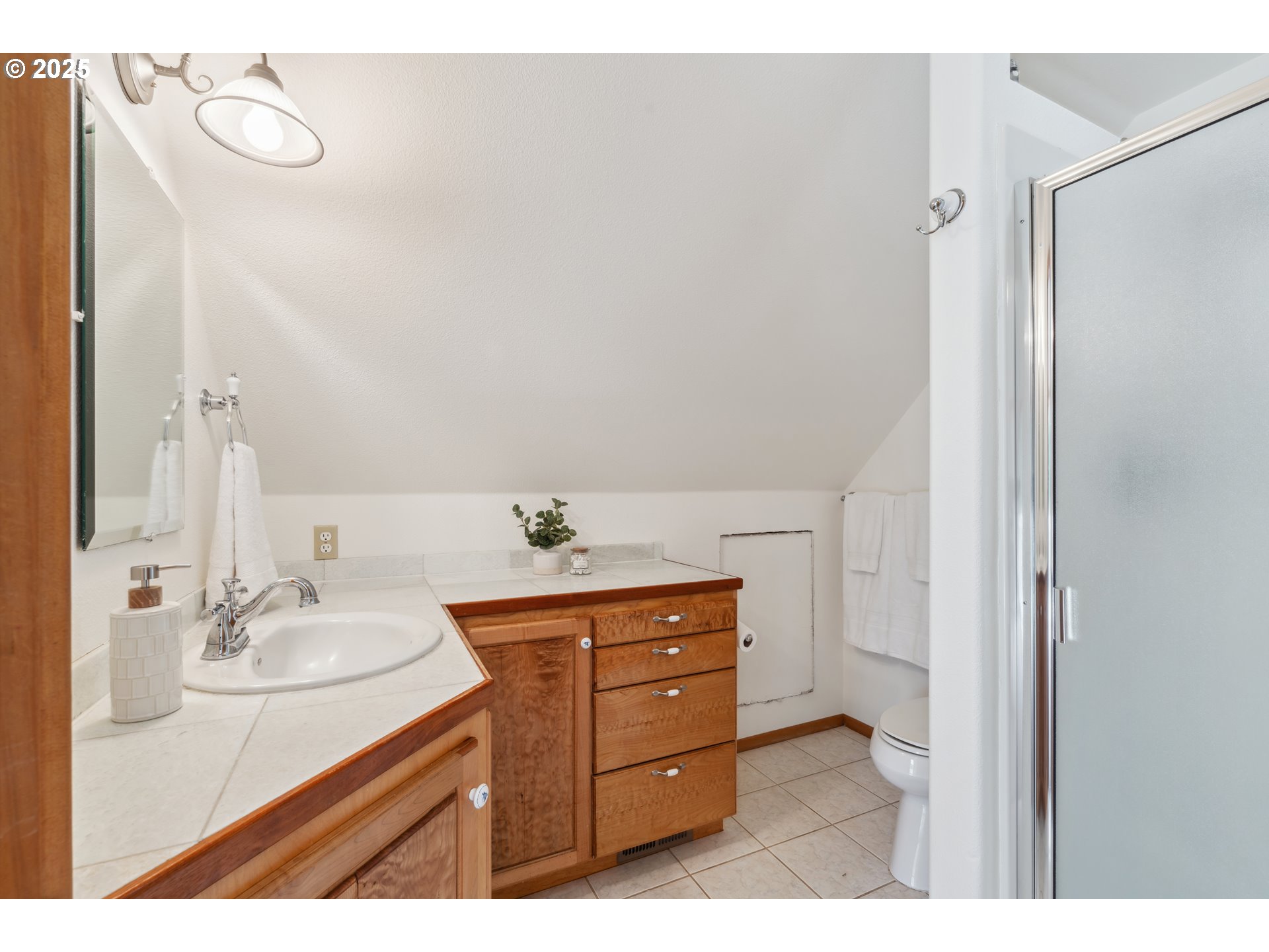 26 Mountain View LN