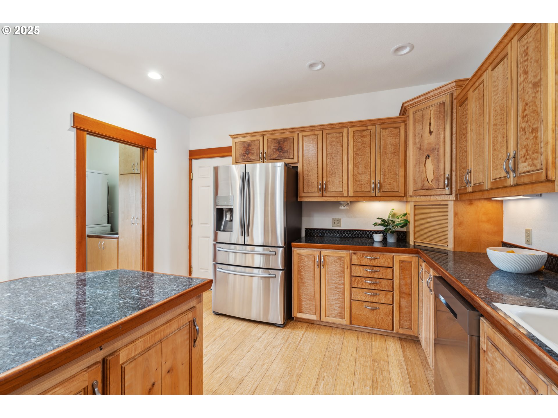 26 Mountain View LN