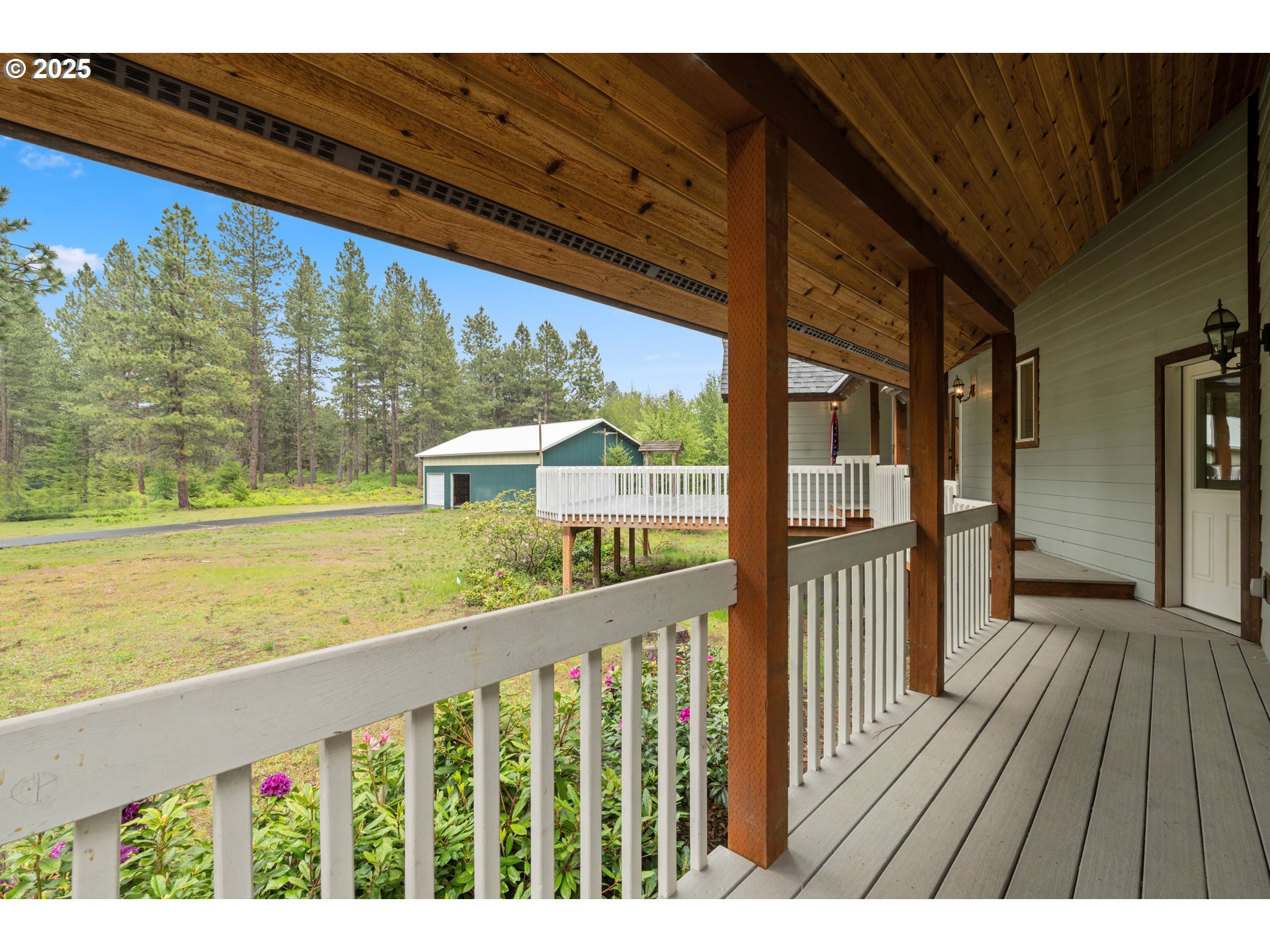 26 Mountain View LN