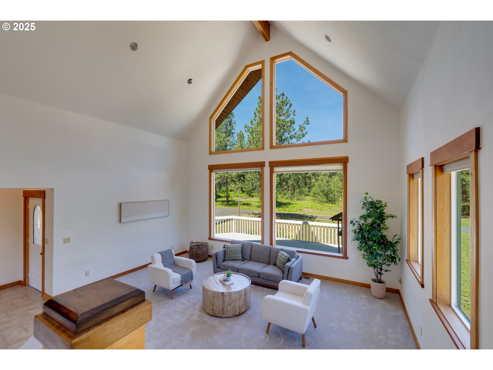 26 Mountain View LN