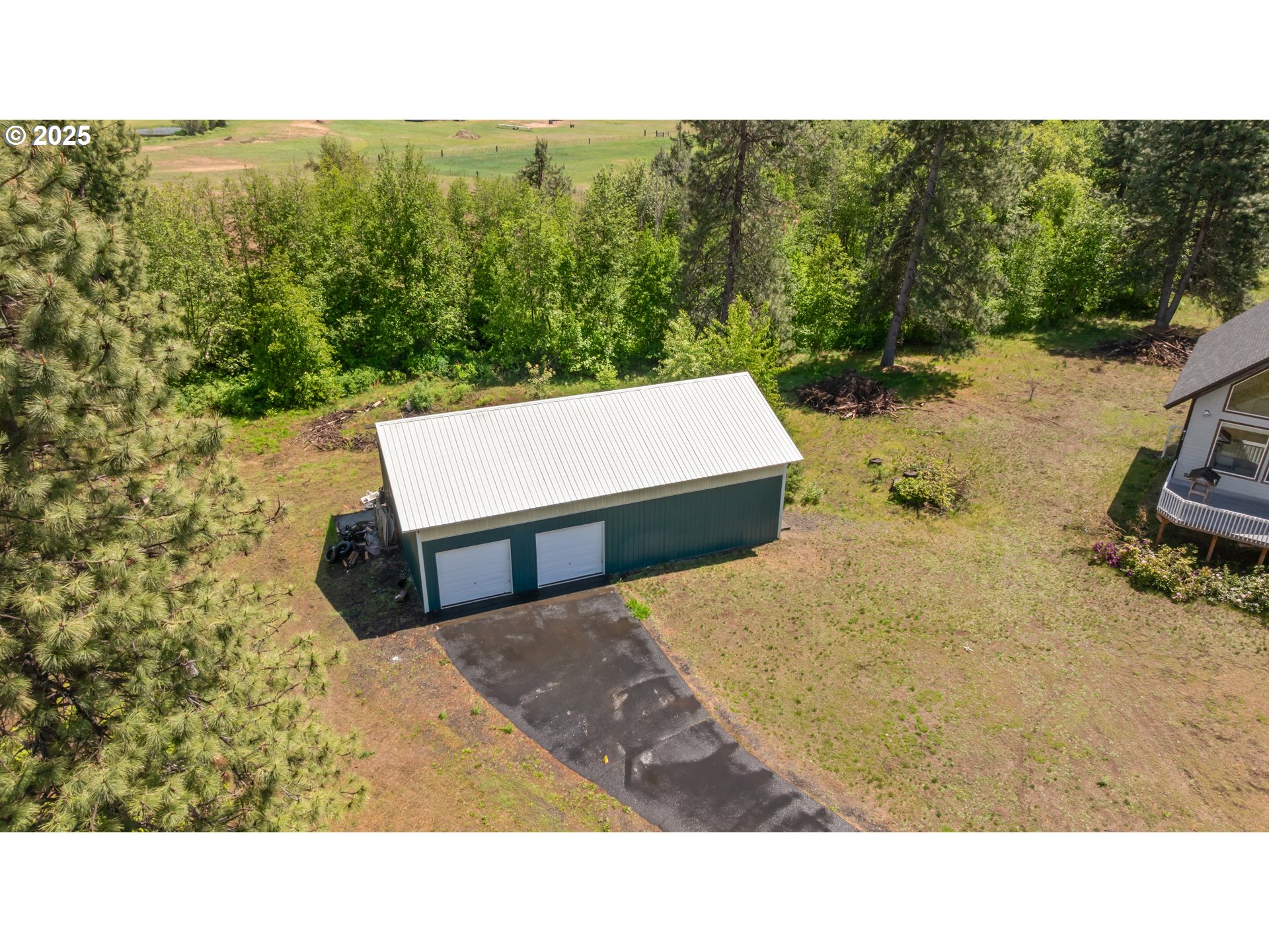 26 Mountain View LN