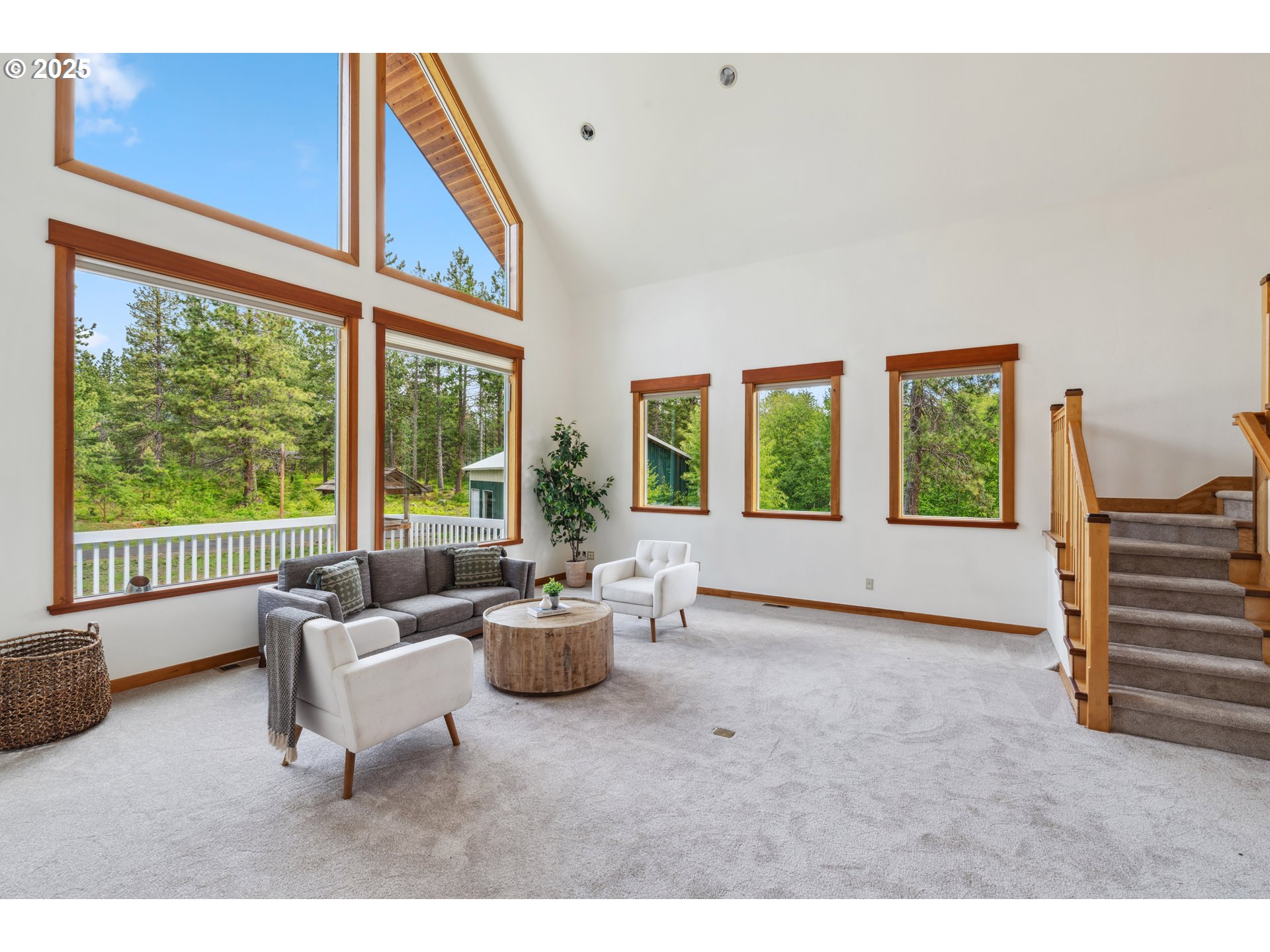 26 Mountain View LN