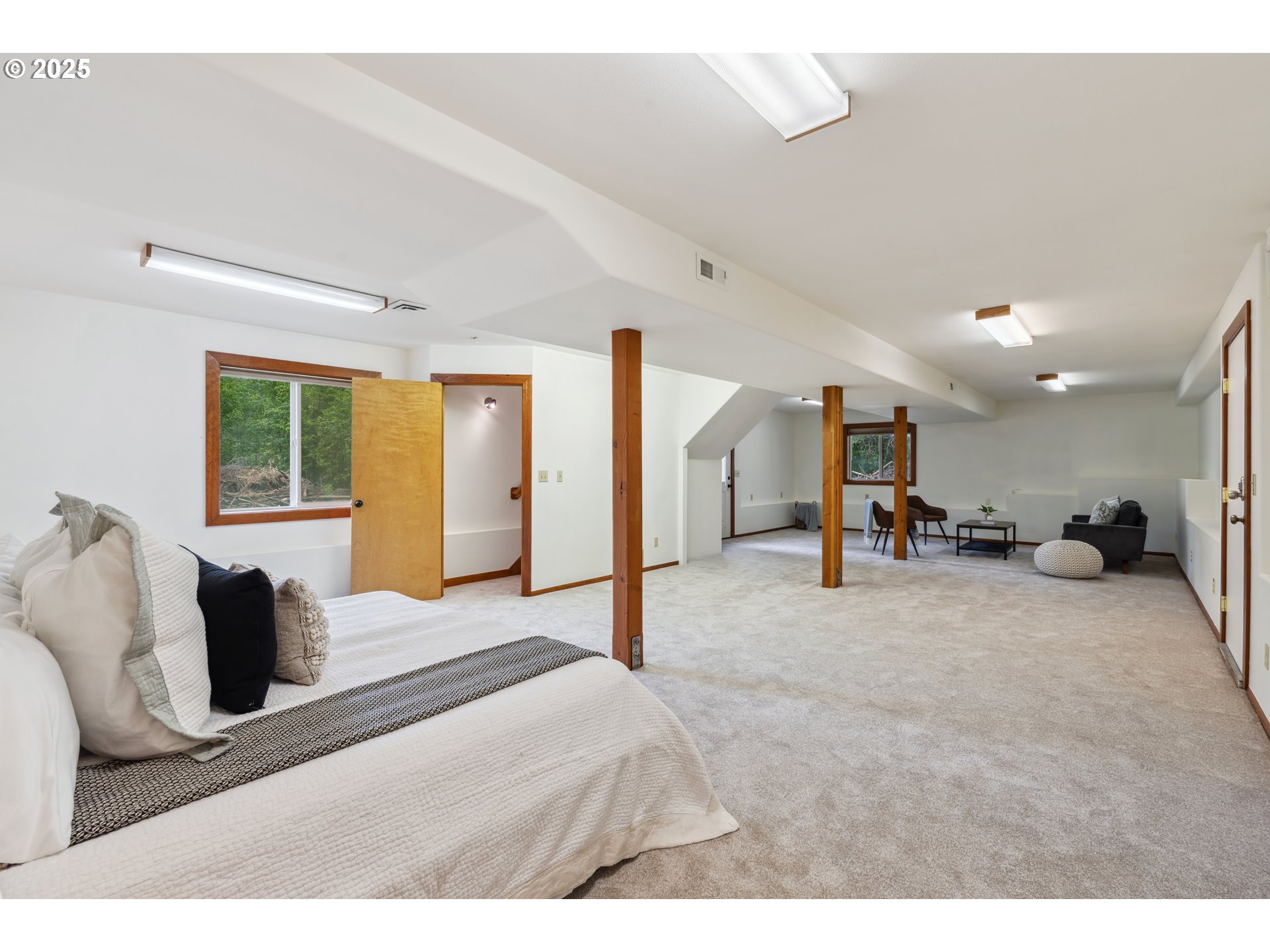 26 Mountain View LN