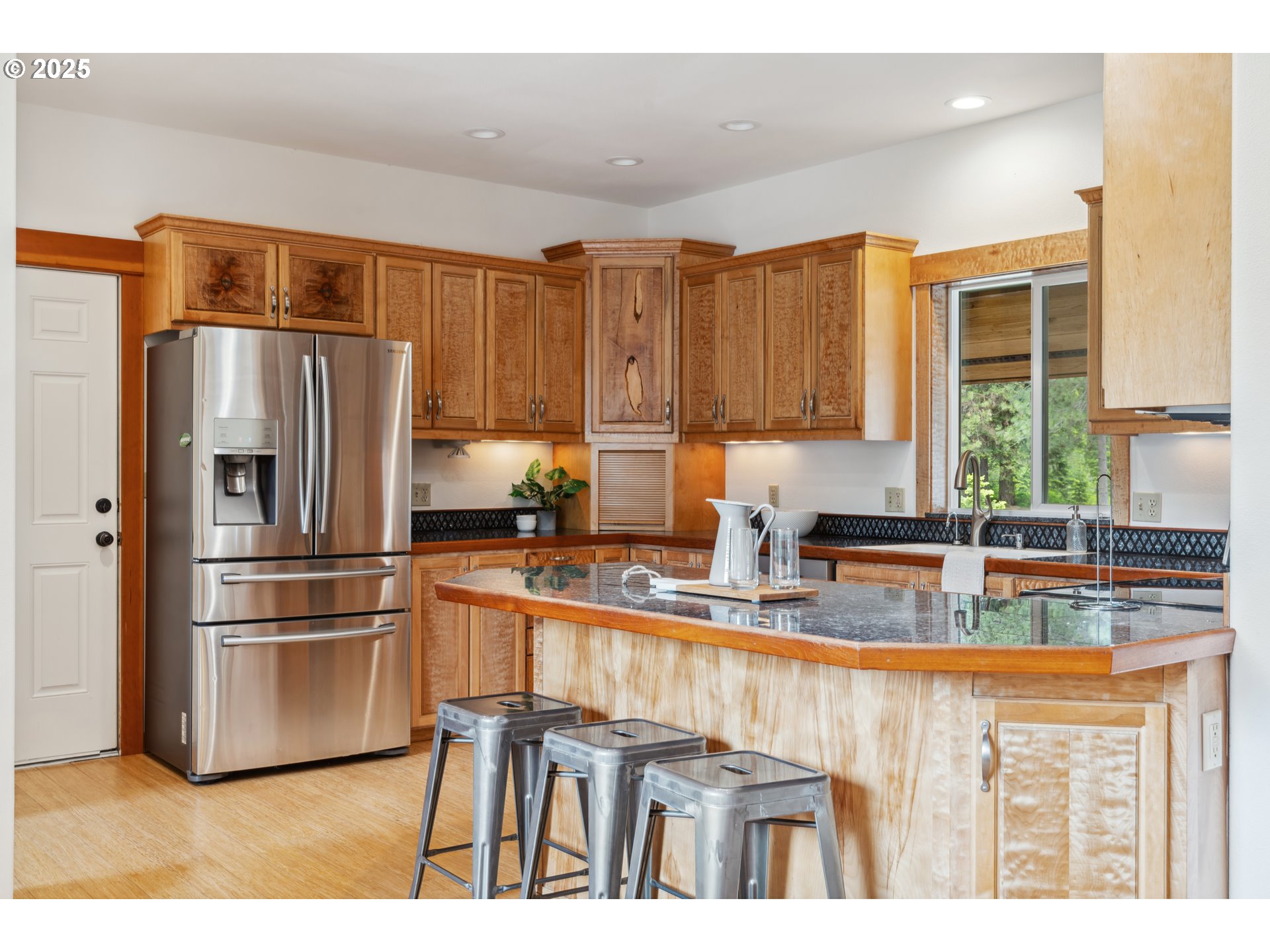 26 Mountain View LN