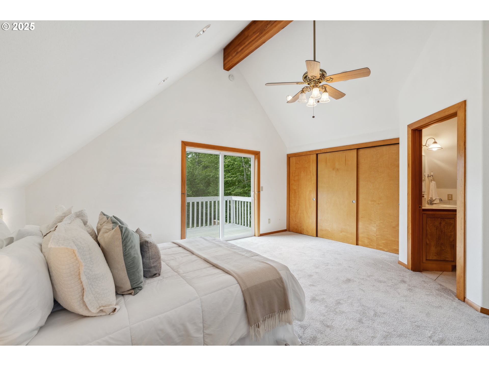 26 Mountain View LN