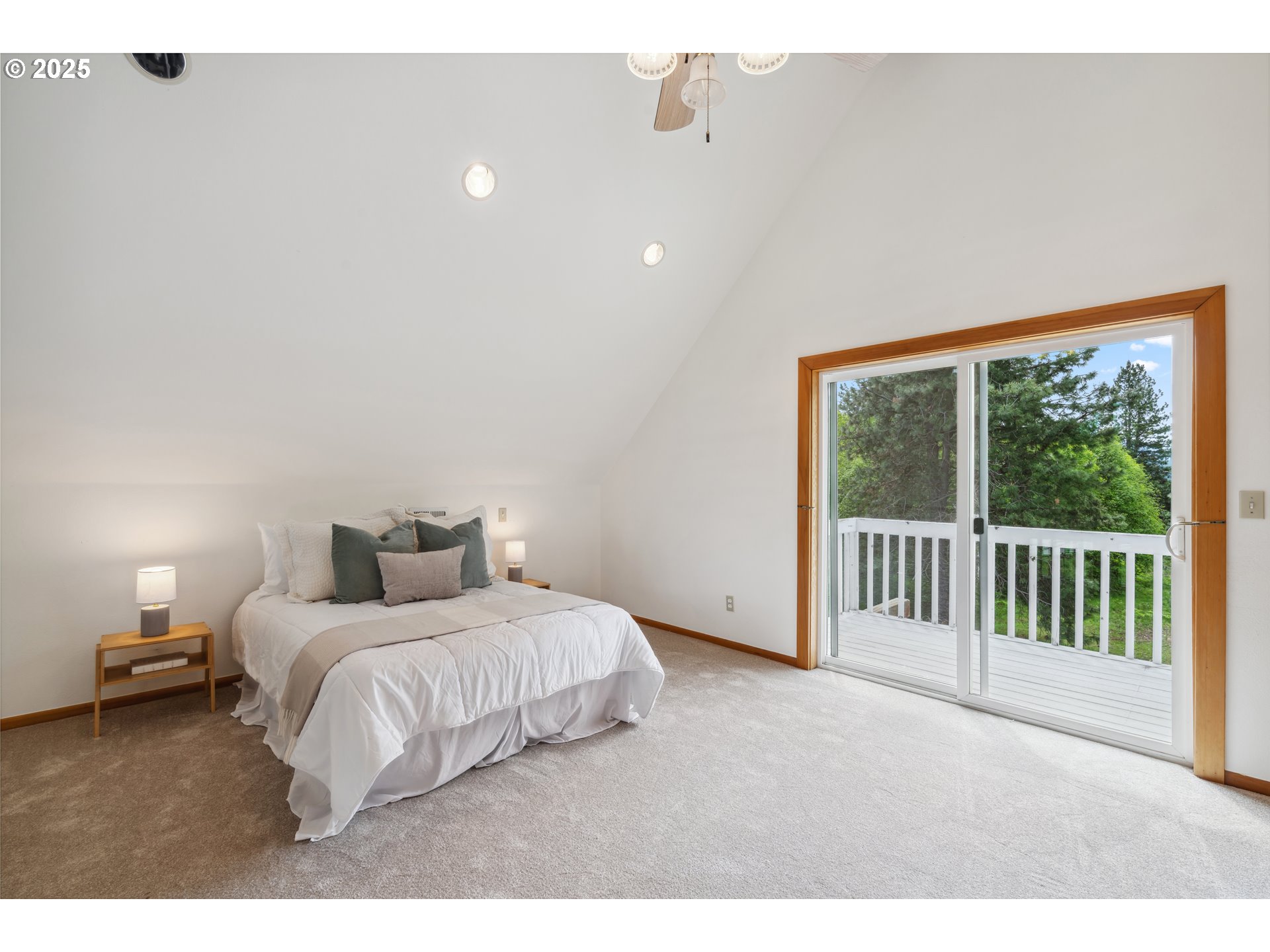 26 Mountain View LN