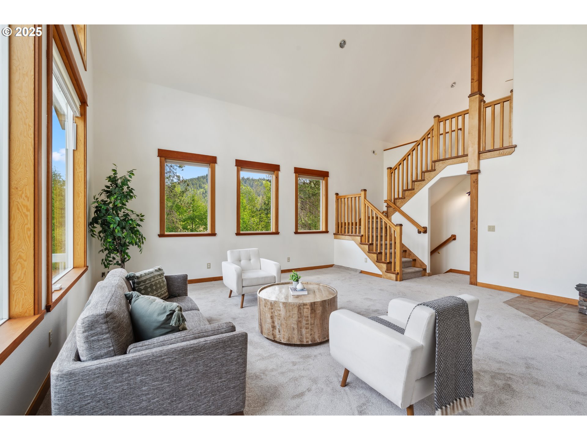 26 Mountain View LN