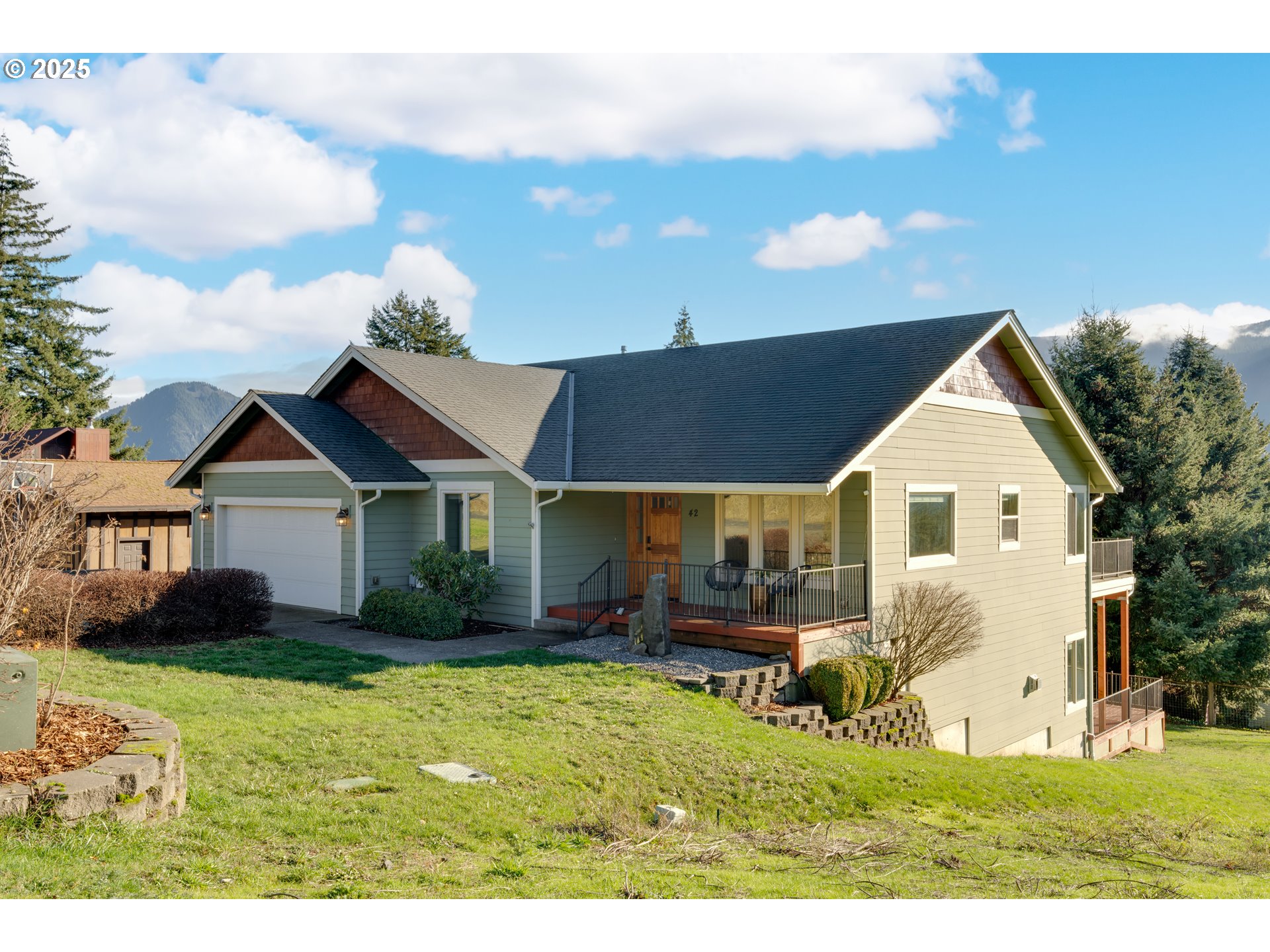 42 REDWOOD ST