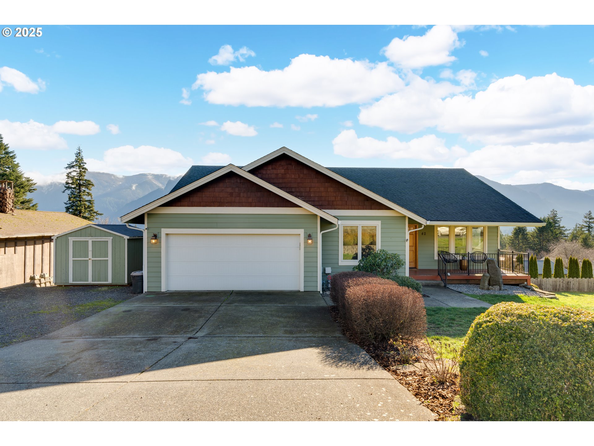 42 REDWOOD ST