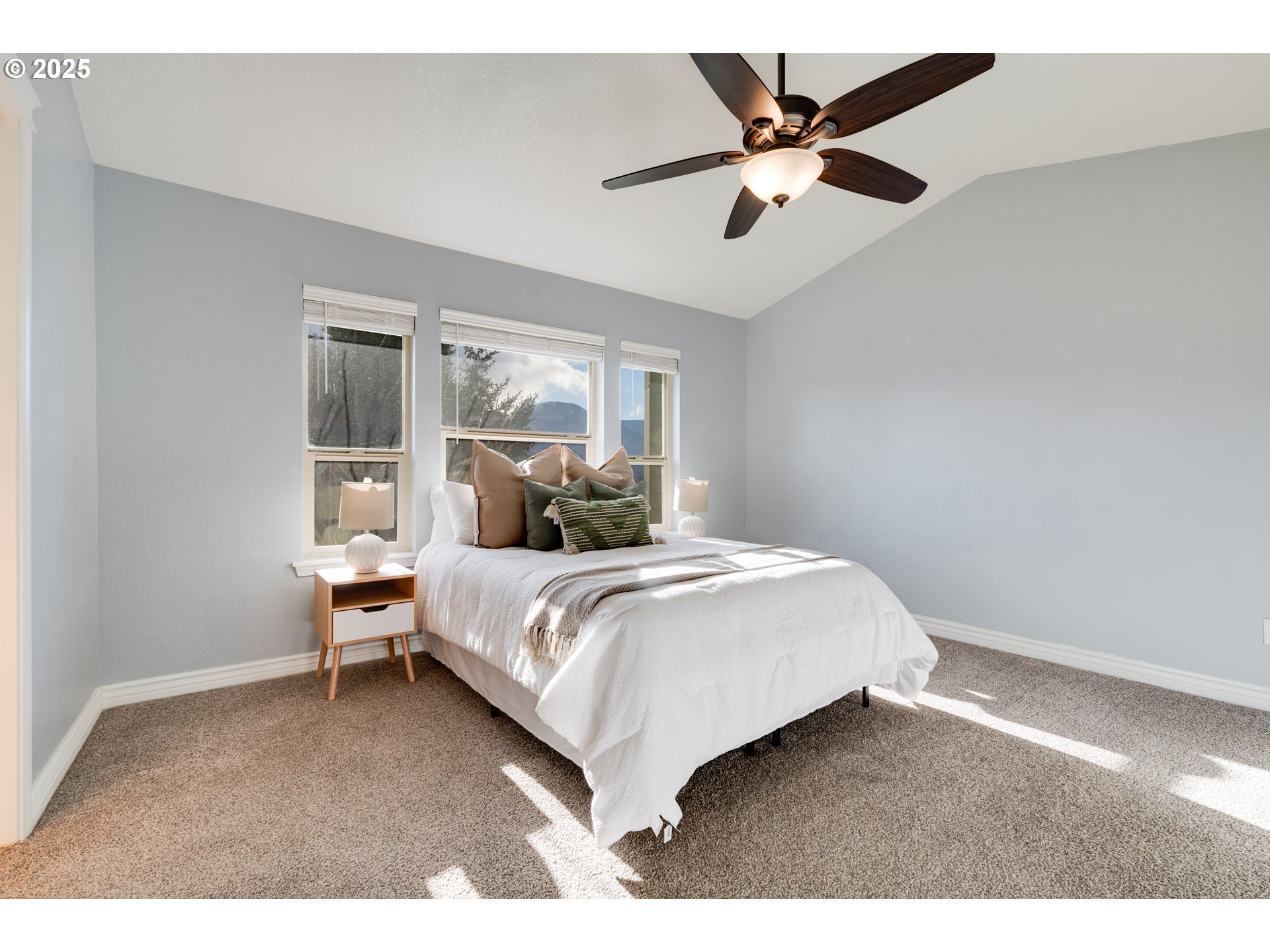 42 REDWOOD ST