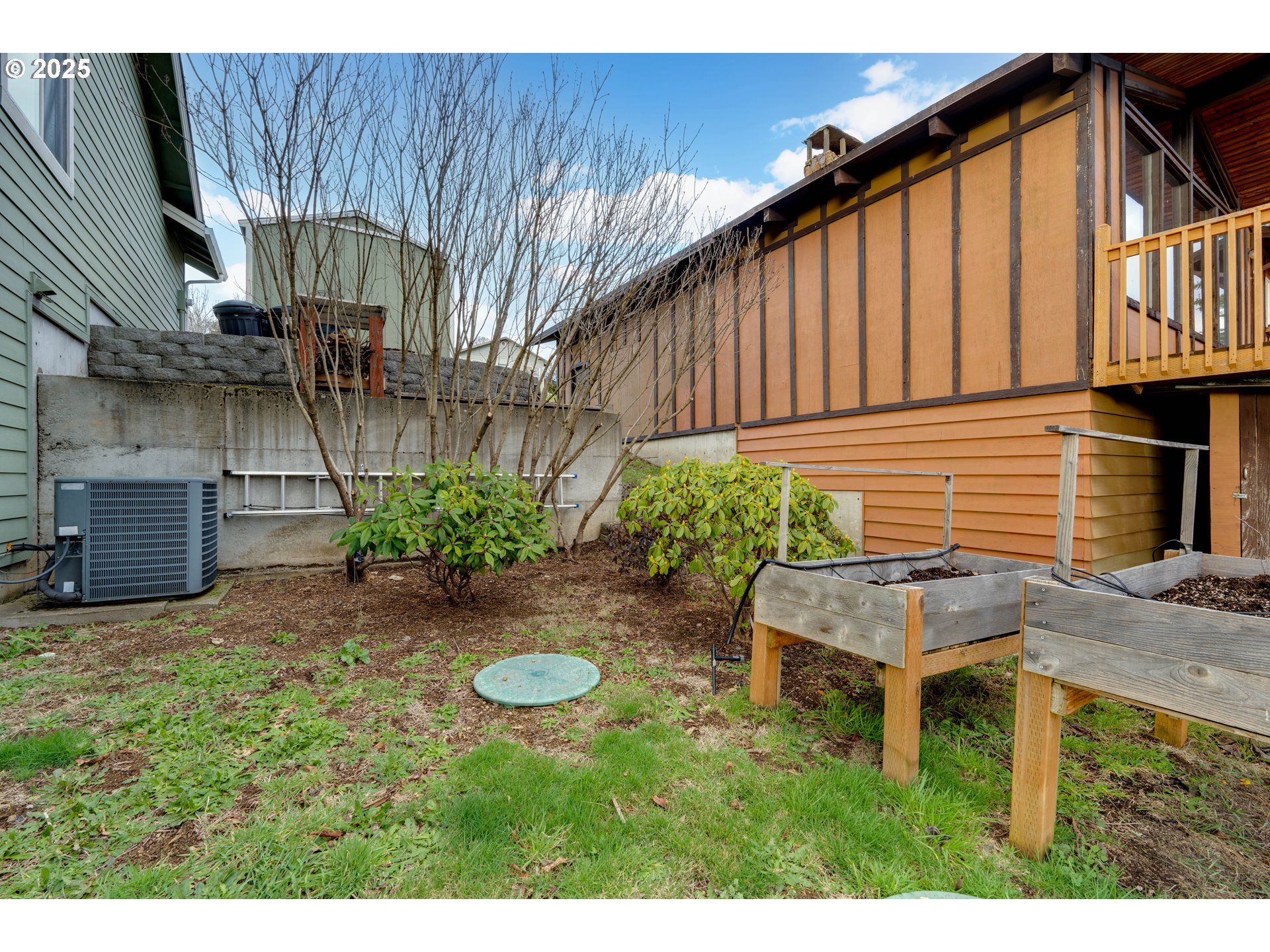 42 REDWOOD ST