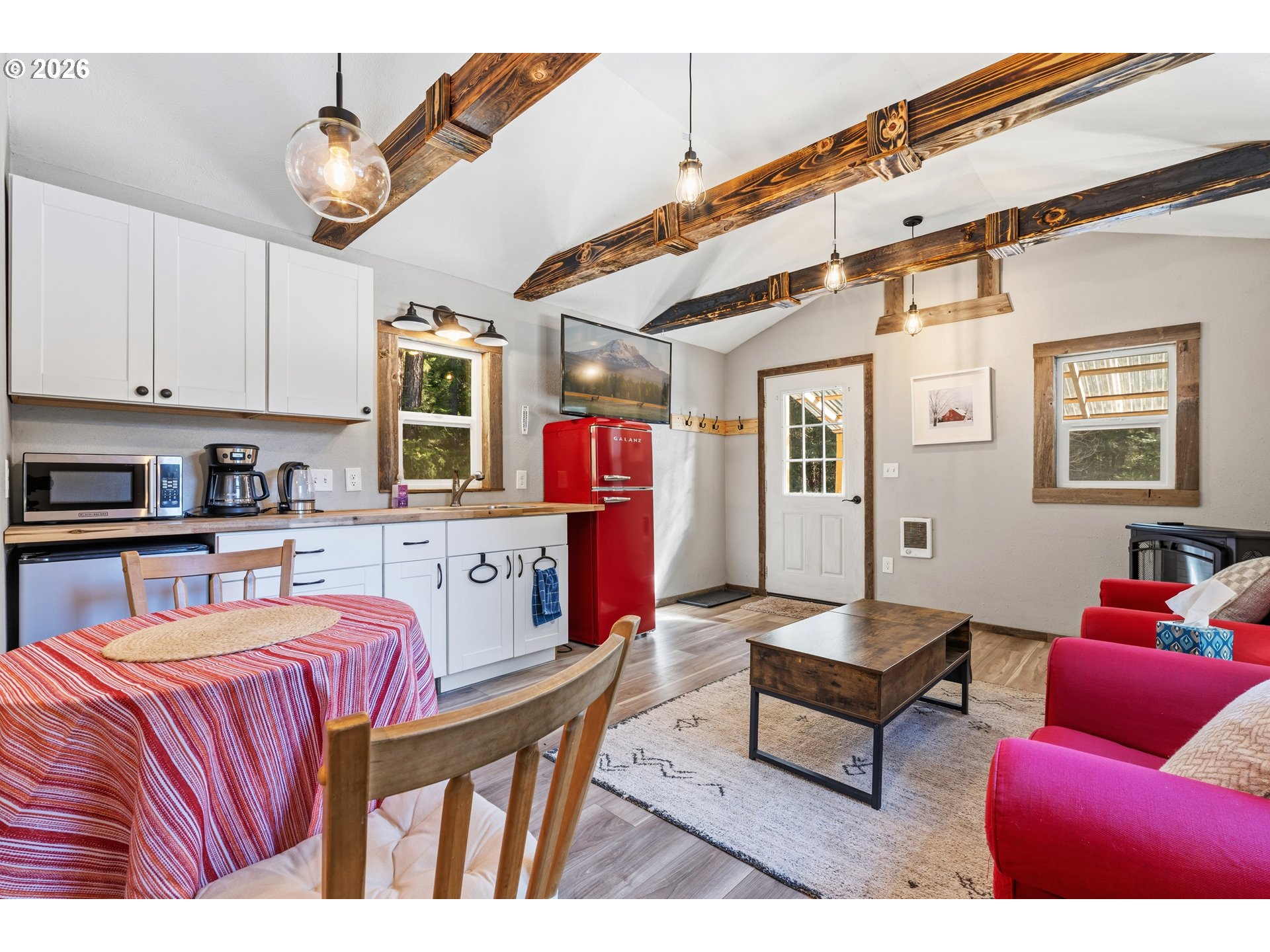 2216 HIGHWAY 141