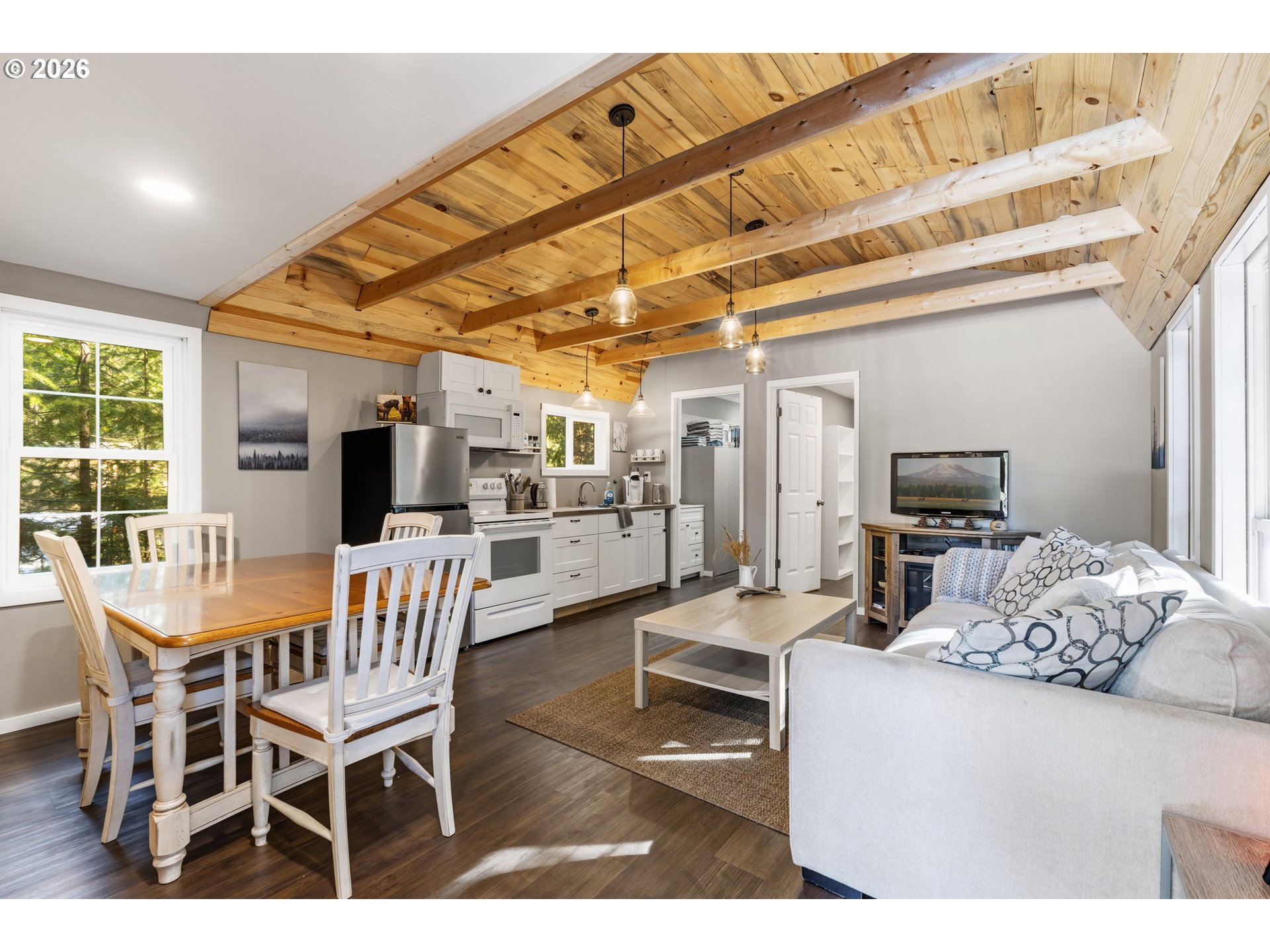 2216 HIGHWAY 141