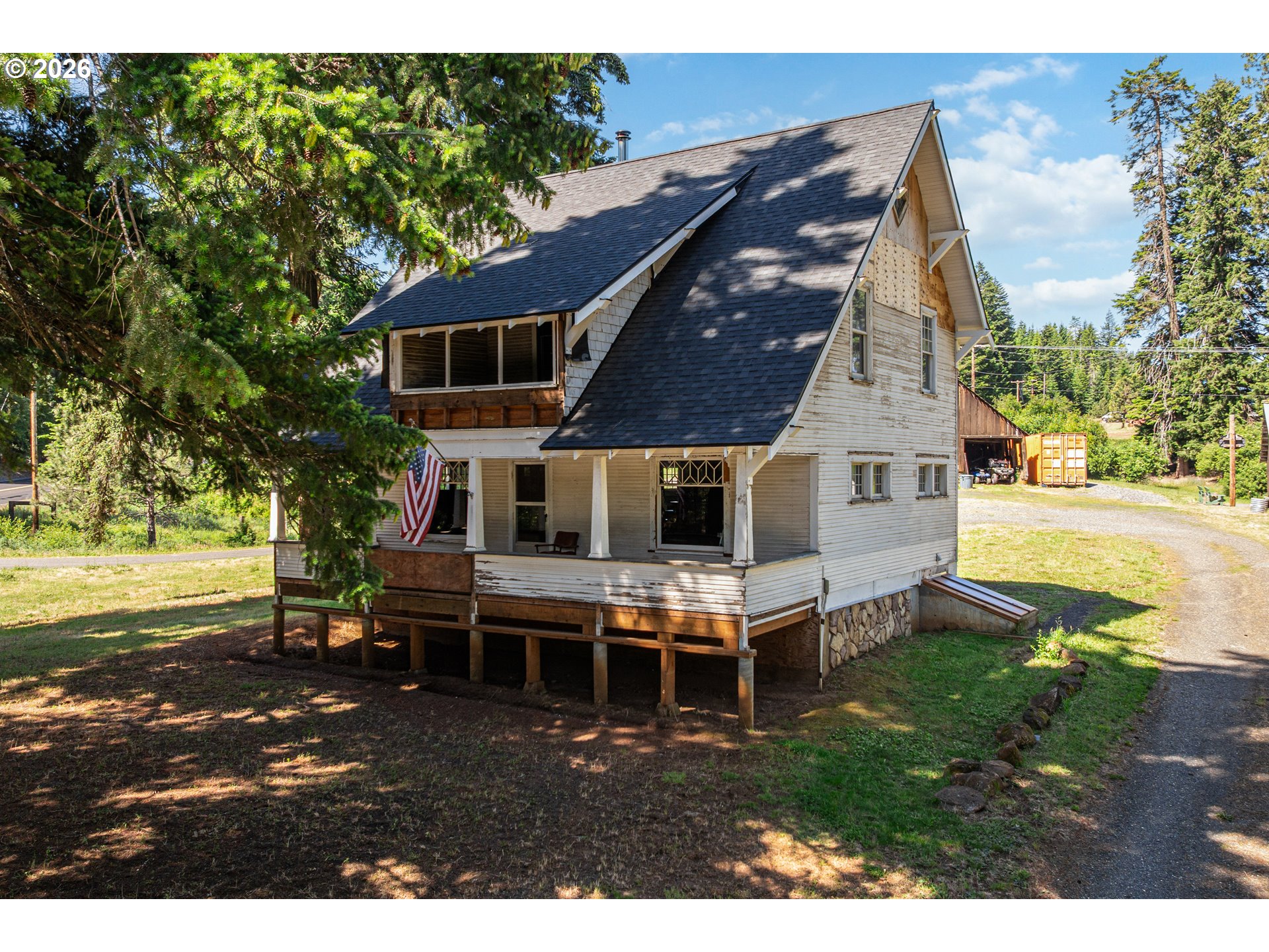 851 SNOWDEN RD