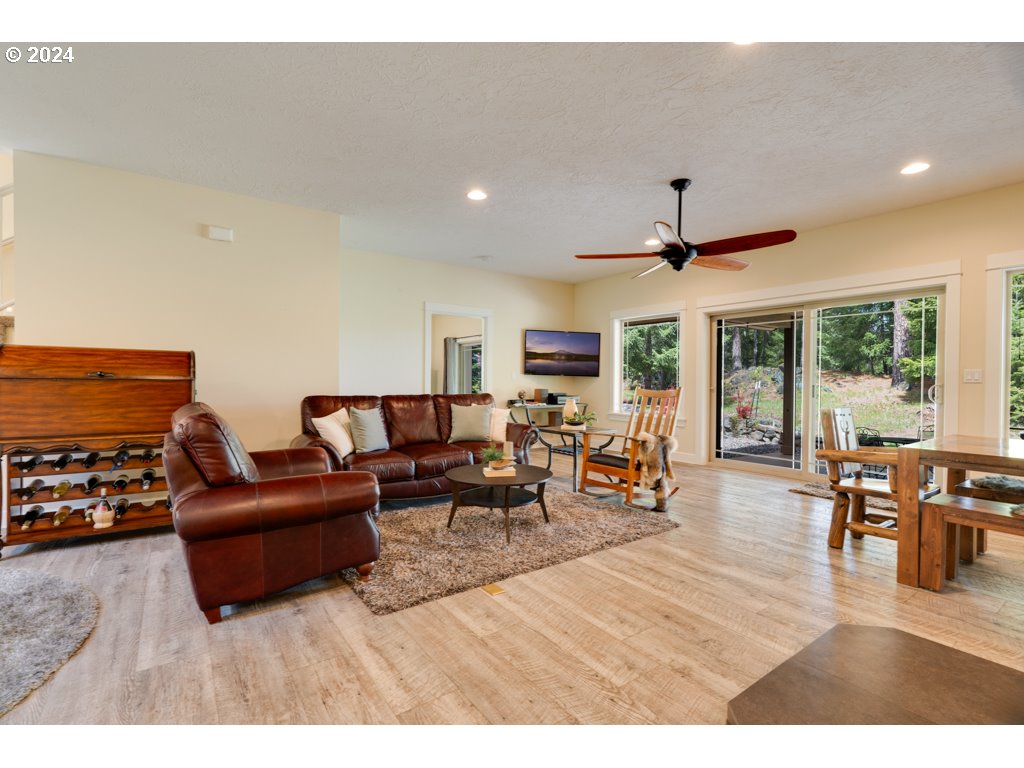 36 LONESOME PINES DR